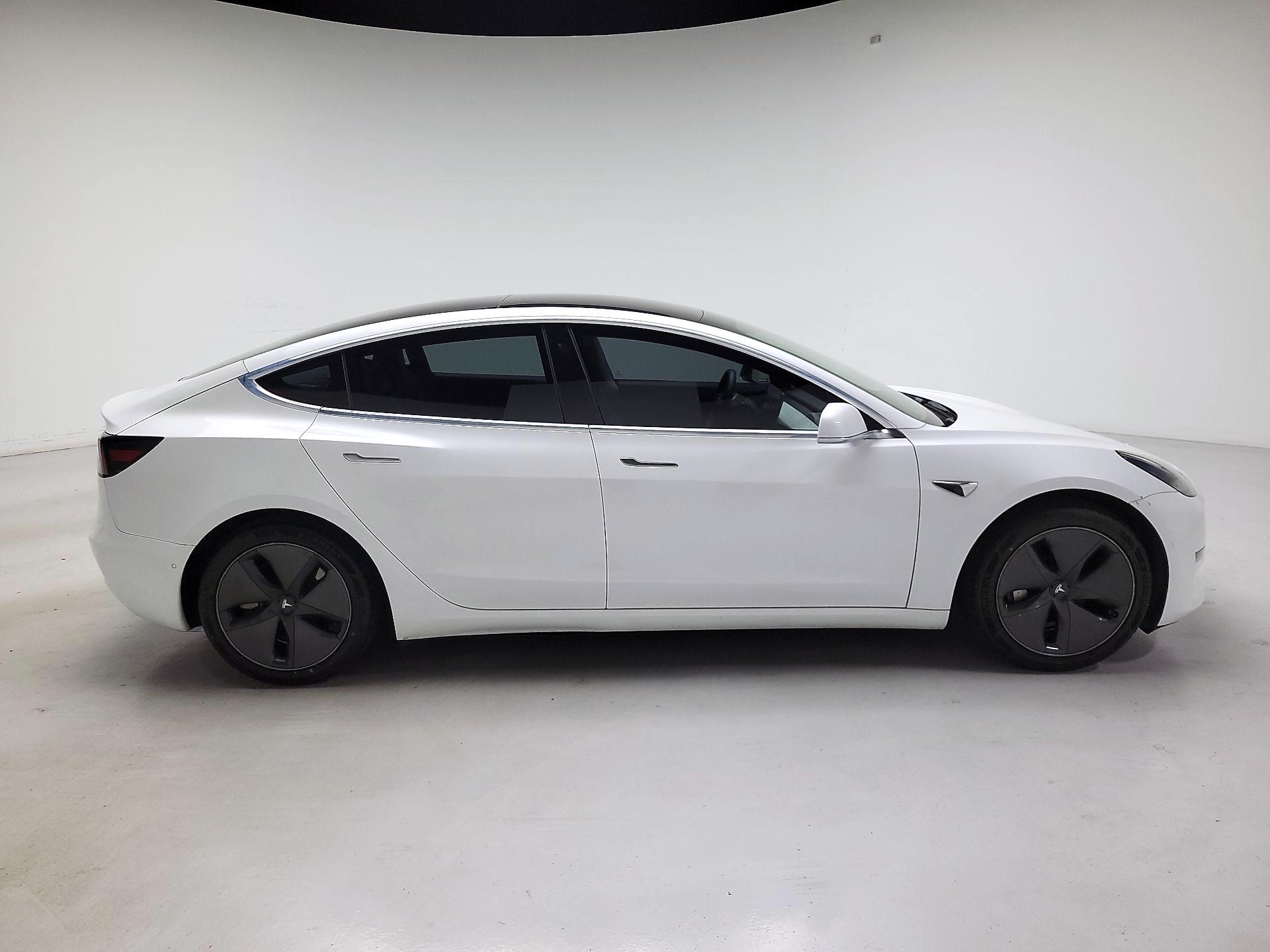 Thumbnail: 2020 Tesla Model 3 - 4
