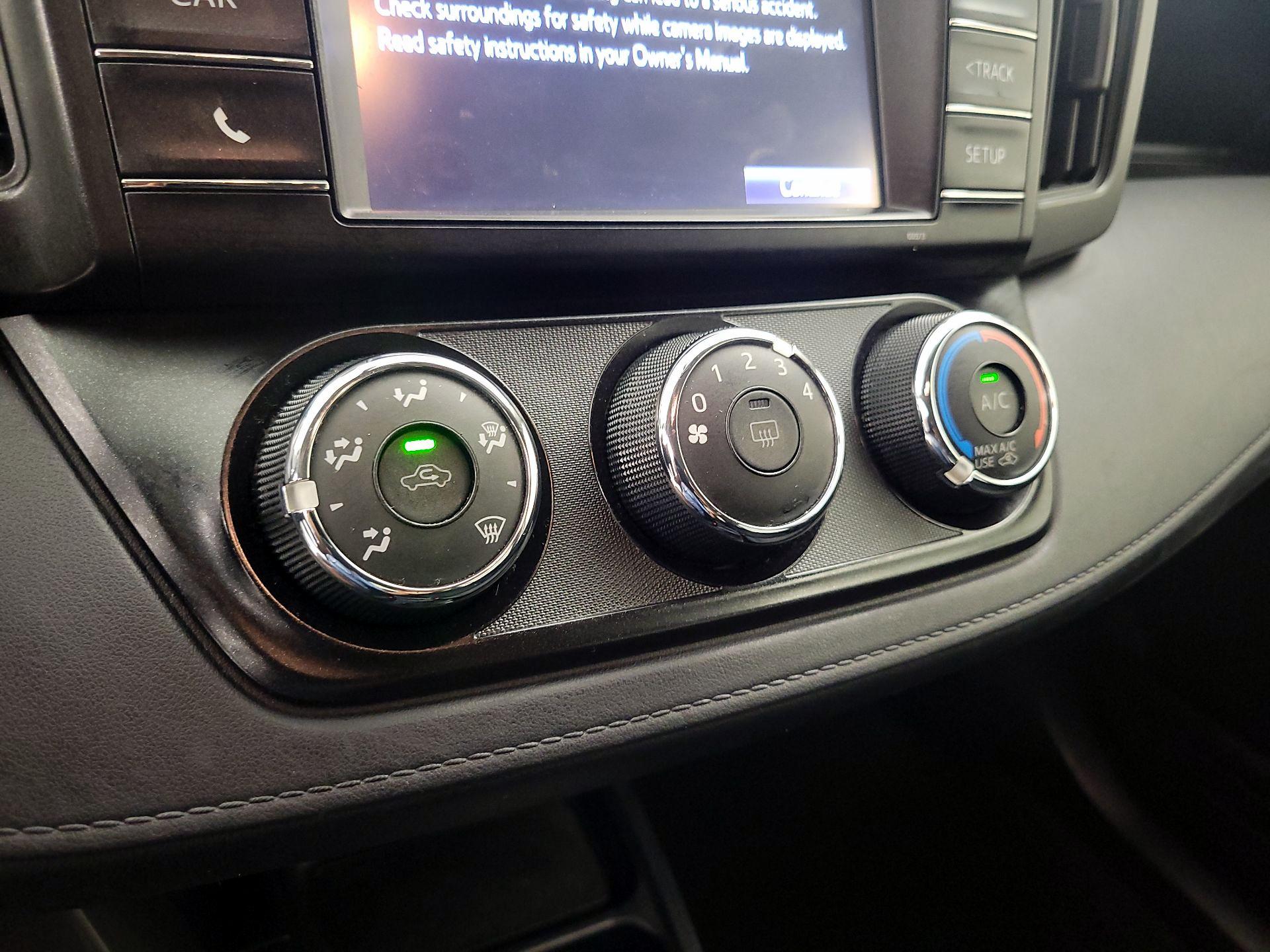 Thumbnail: 2016 Toyota RAV4 - 14