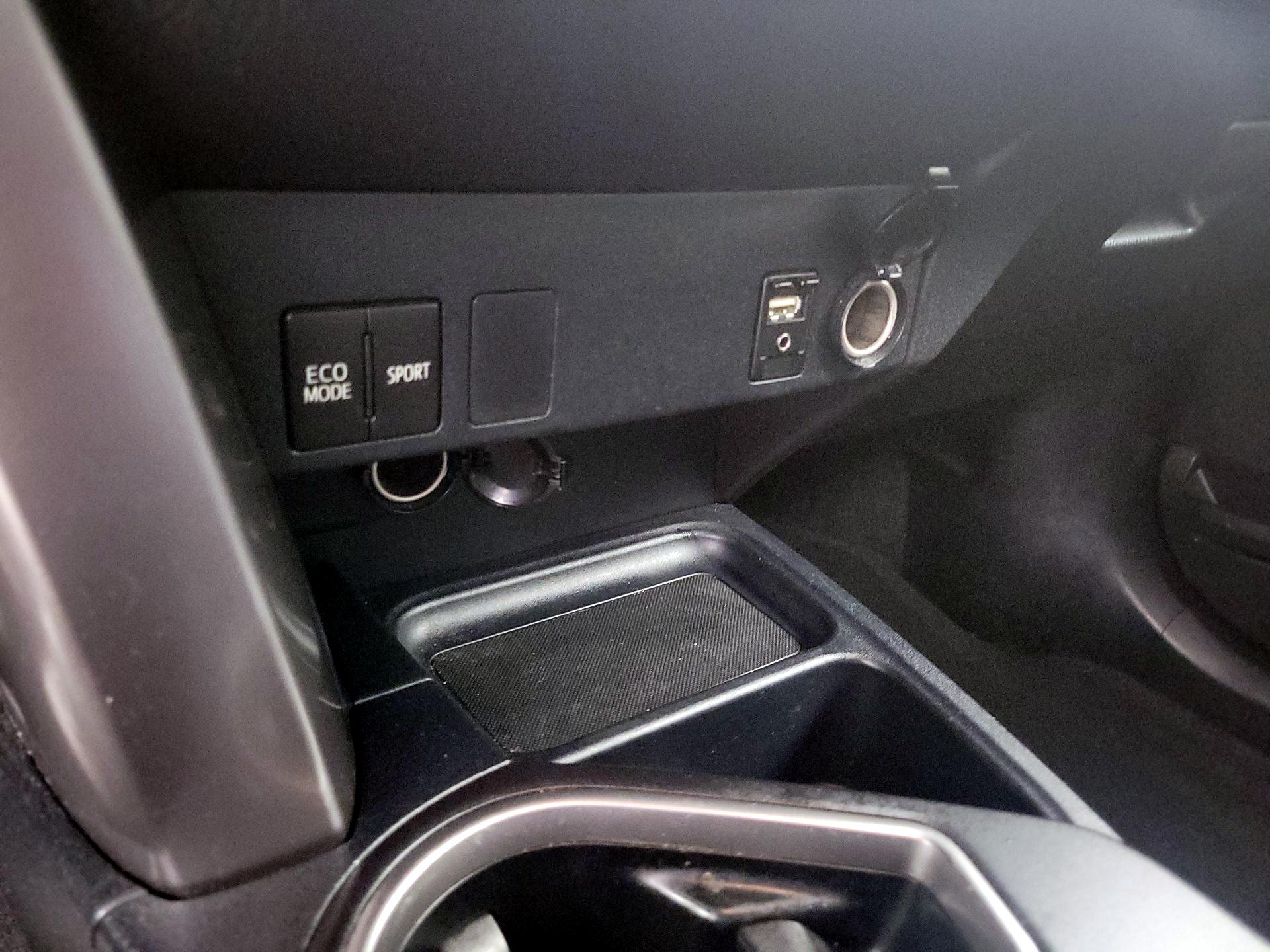 Thumbnail: 2016 Toyota RAV4 - 16