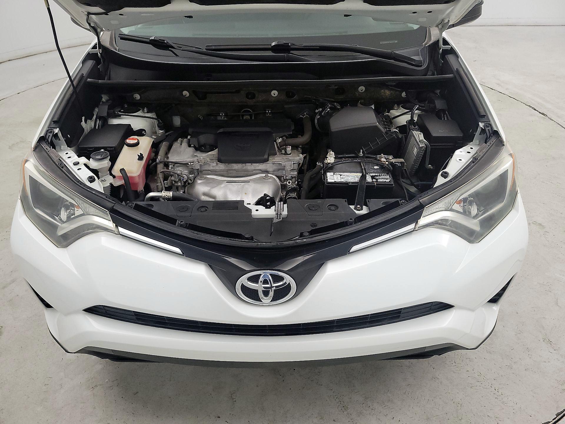 Thumbnail: 2016 Toyota RAV4 - 19
