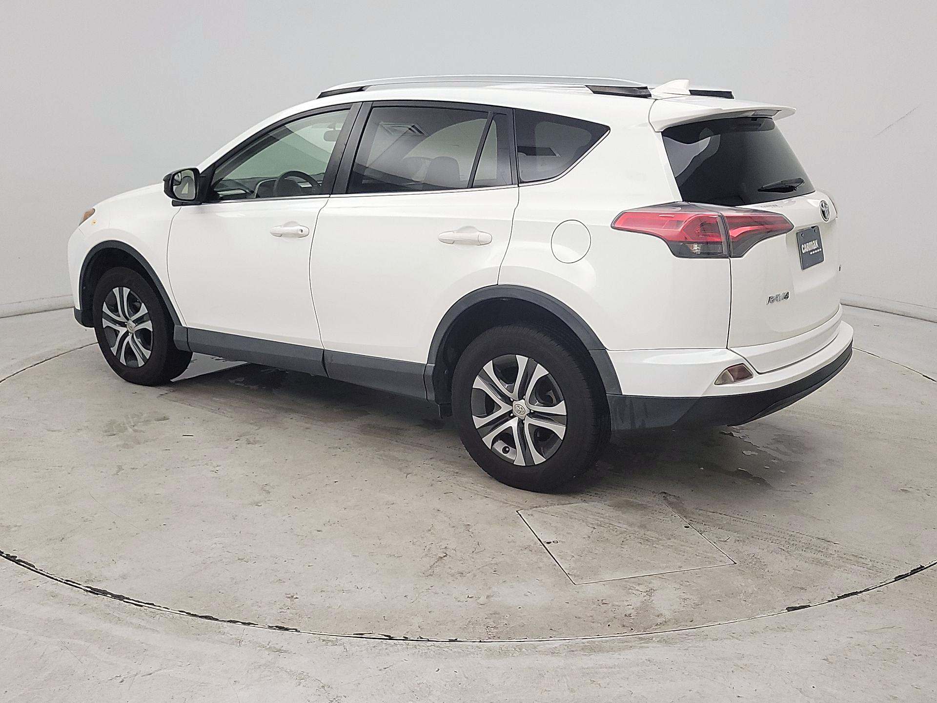 Thumbnail: 2016 Toyota RAV4 - 7