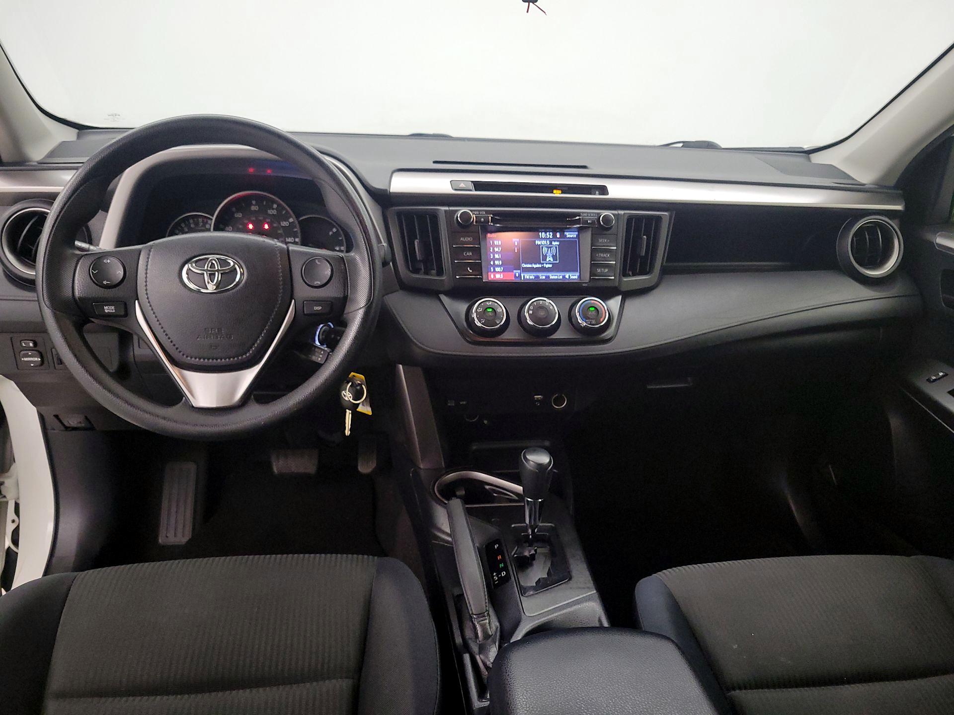 Thumbnail: 2016 Toyota RAV4 - 8