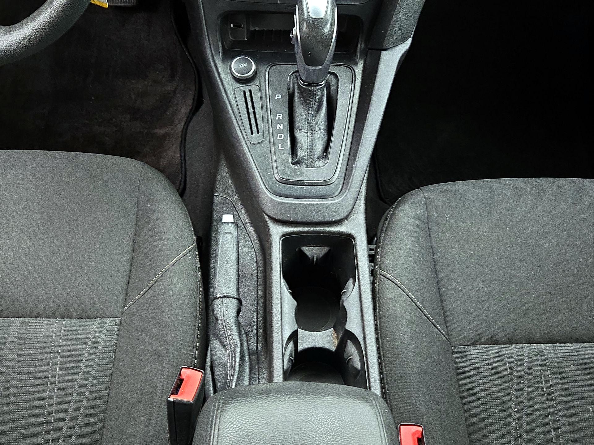 Thumbnail: 2015 Ford Focus - 17