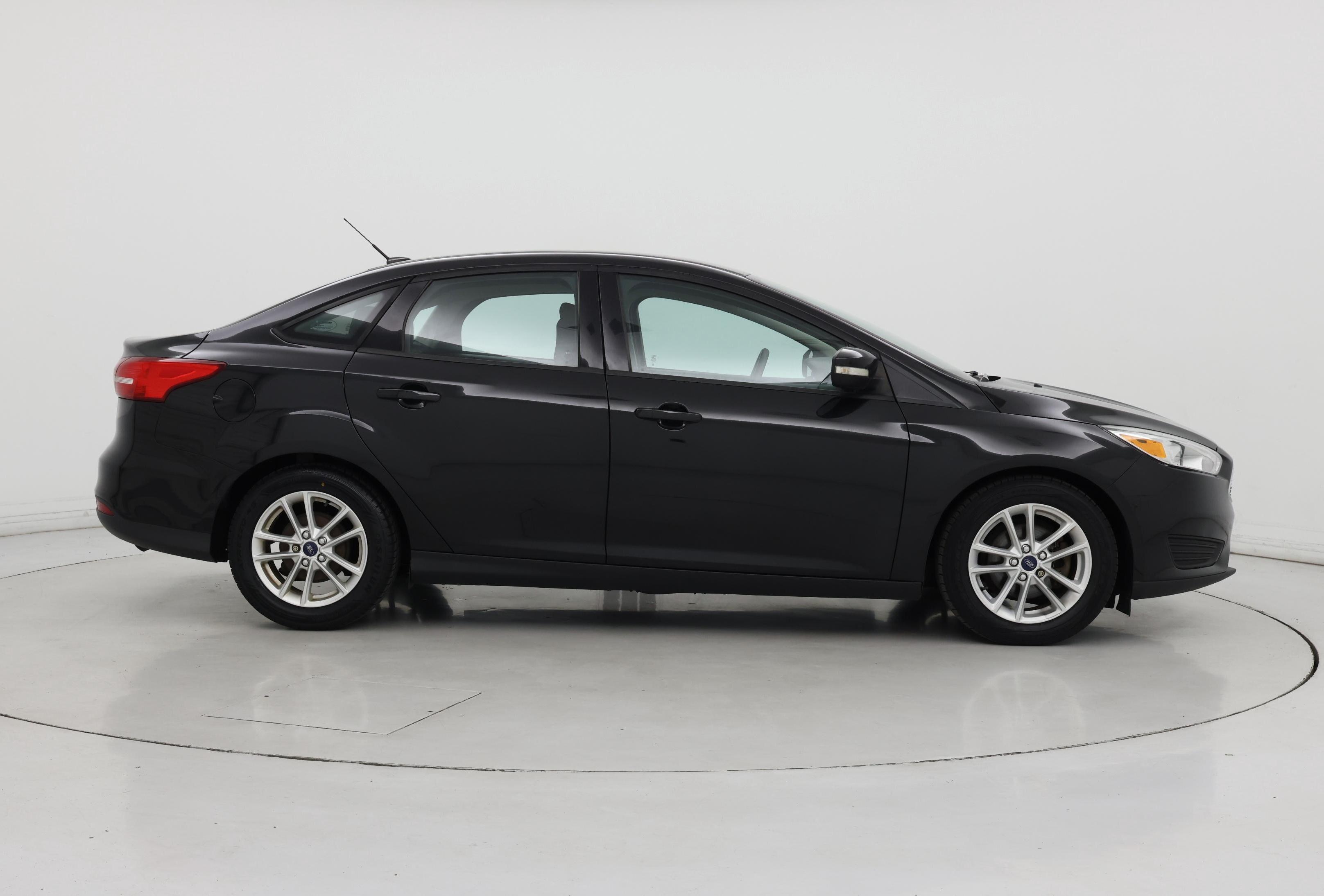 Thumbnail: 2015 Ford Focus - 7