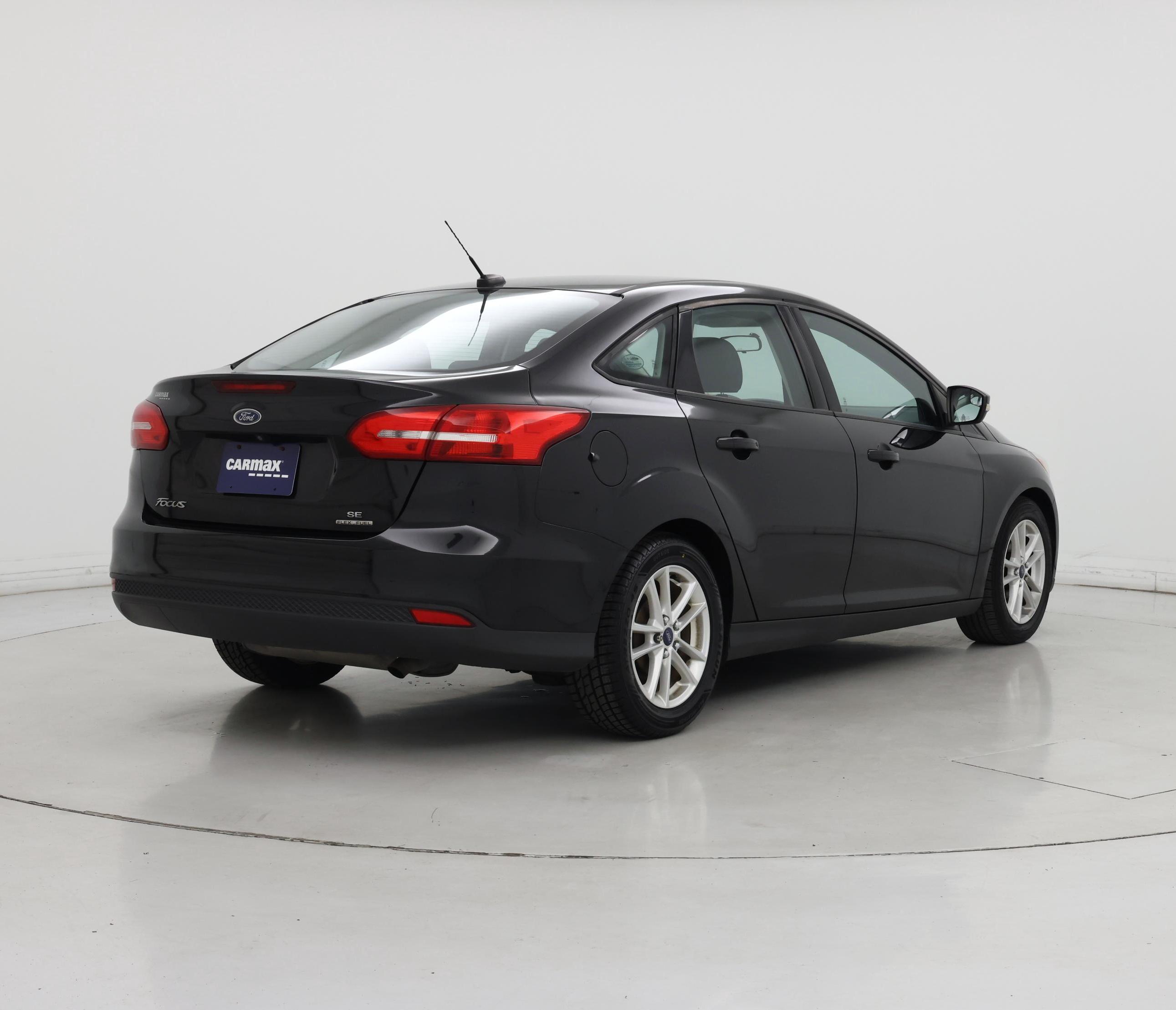 Thumbnail: 2015 Ford Focus - 8