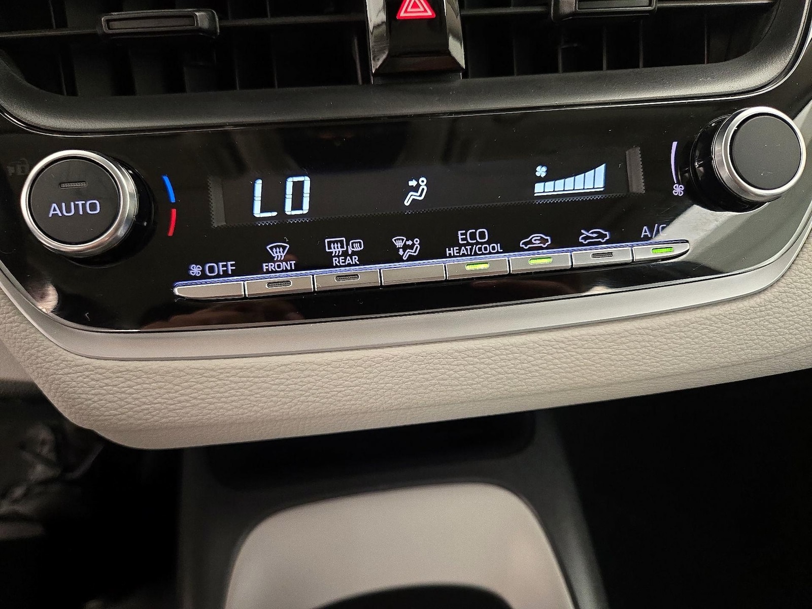 2026 Toyota Corolla LE - Photo 17
