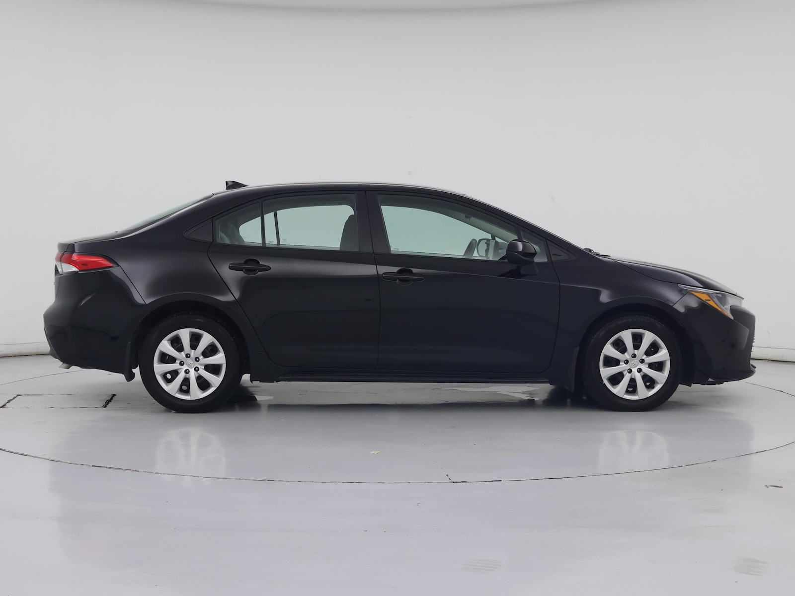 2026 Toyota Corolla LE - Photo 8