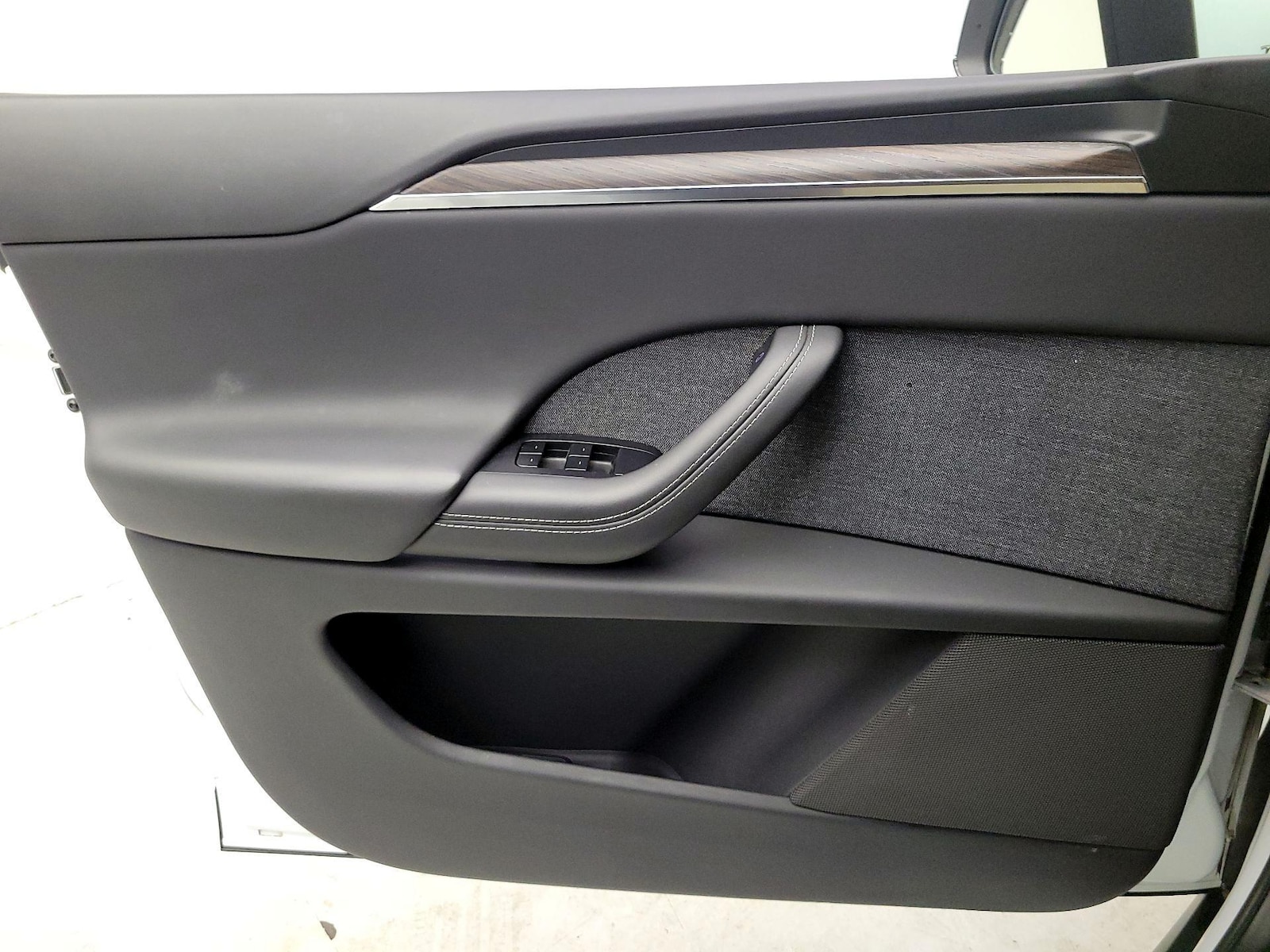 2022 Tesla Model X Long Range - Photo 13