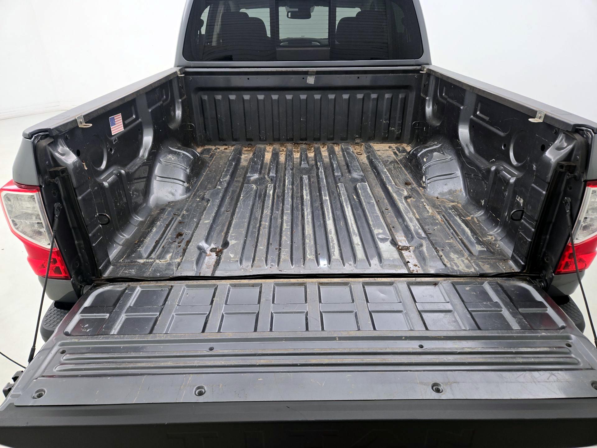 Thumbnail: 2018 Nissan Titan - 20