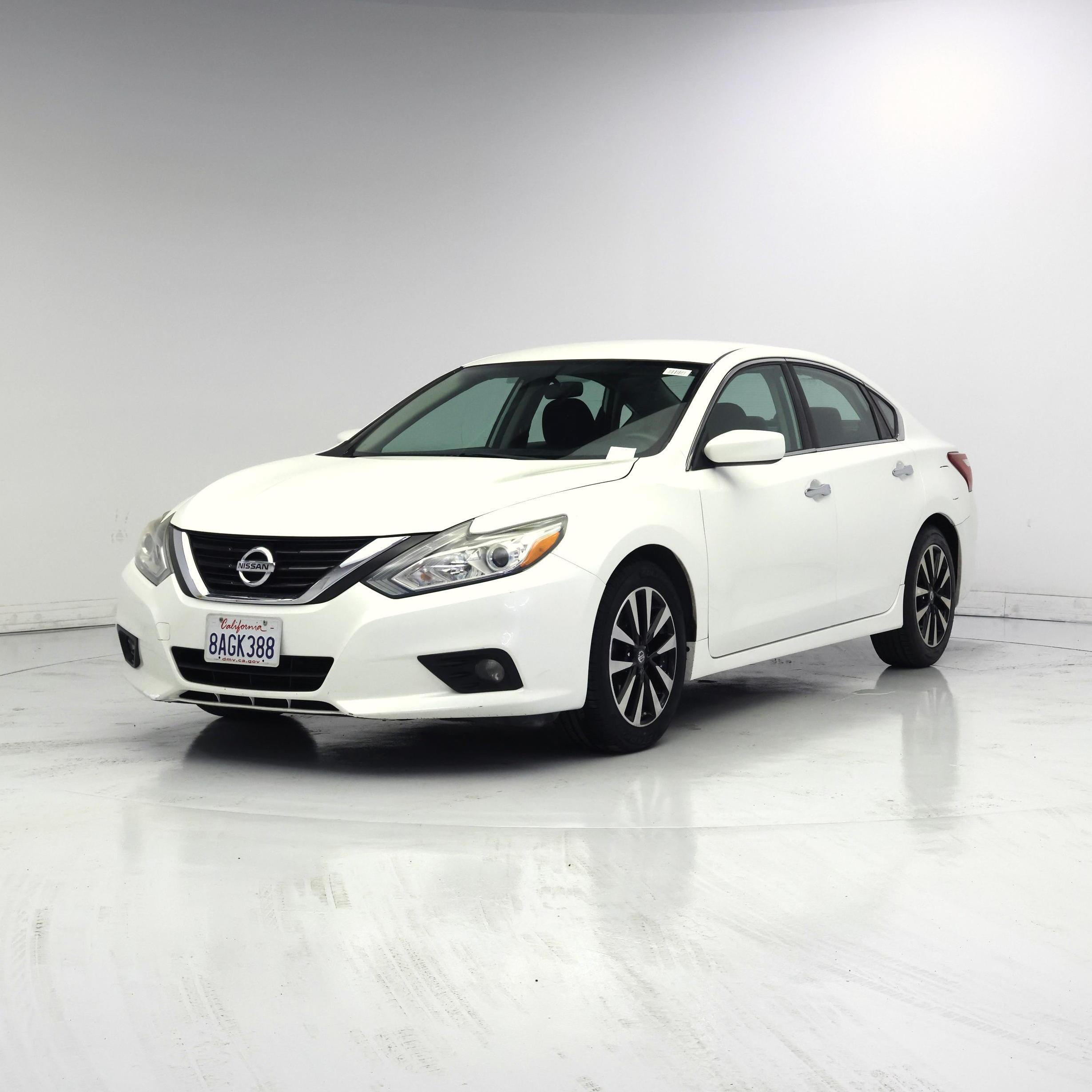 Thumbnail: 2018 Nissan Altima - 4