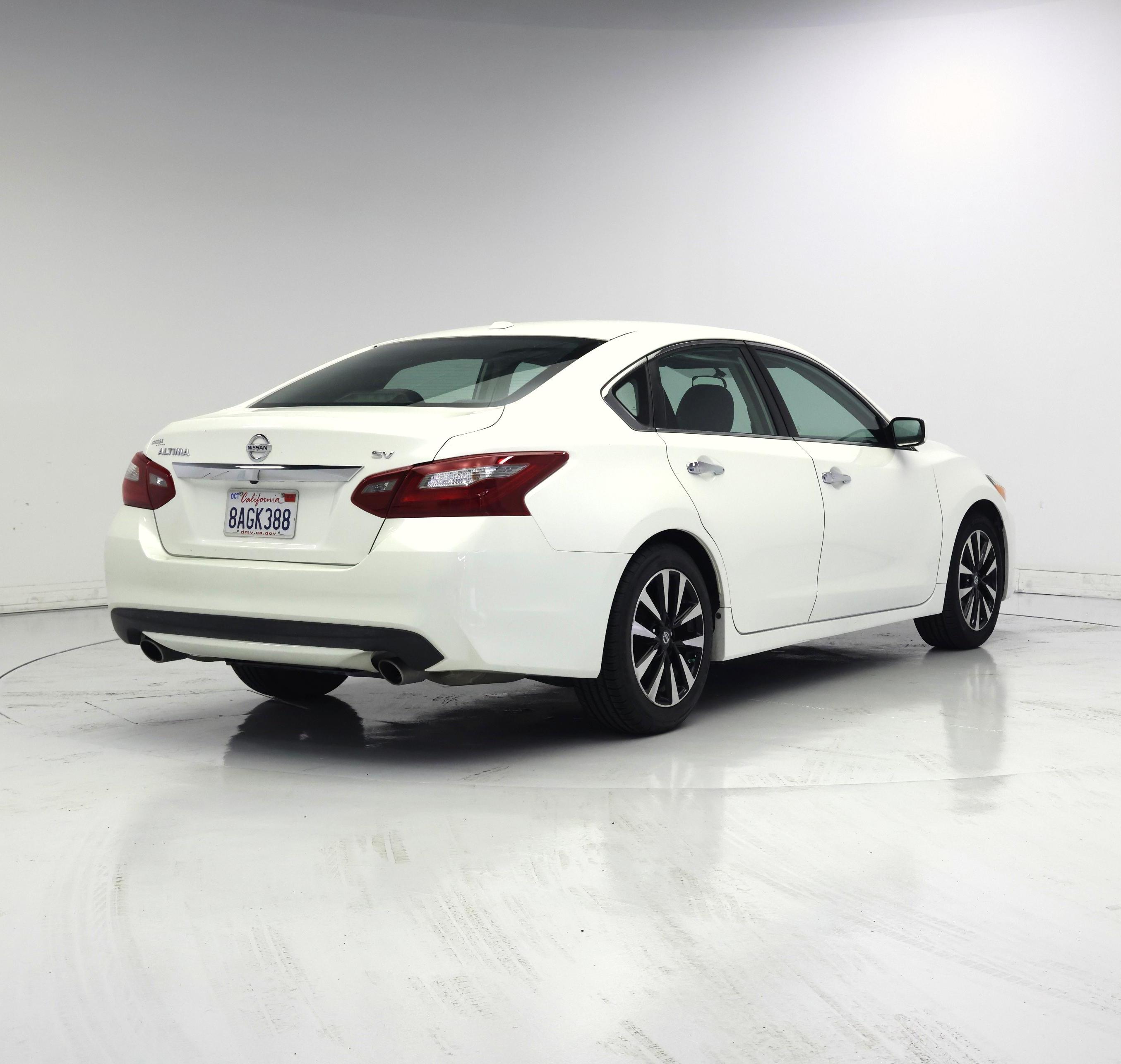 Thumbnail: 2018 Nissan Altima - 8