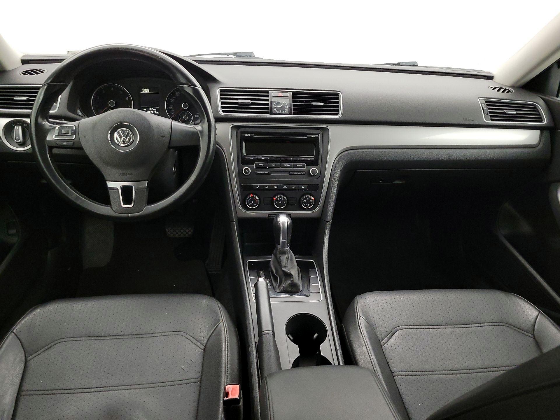Thumbnail: 2015 Volkswagen Passat - 9