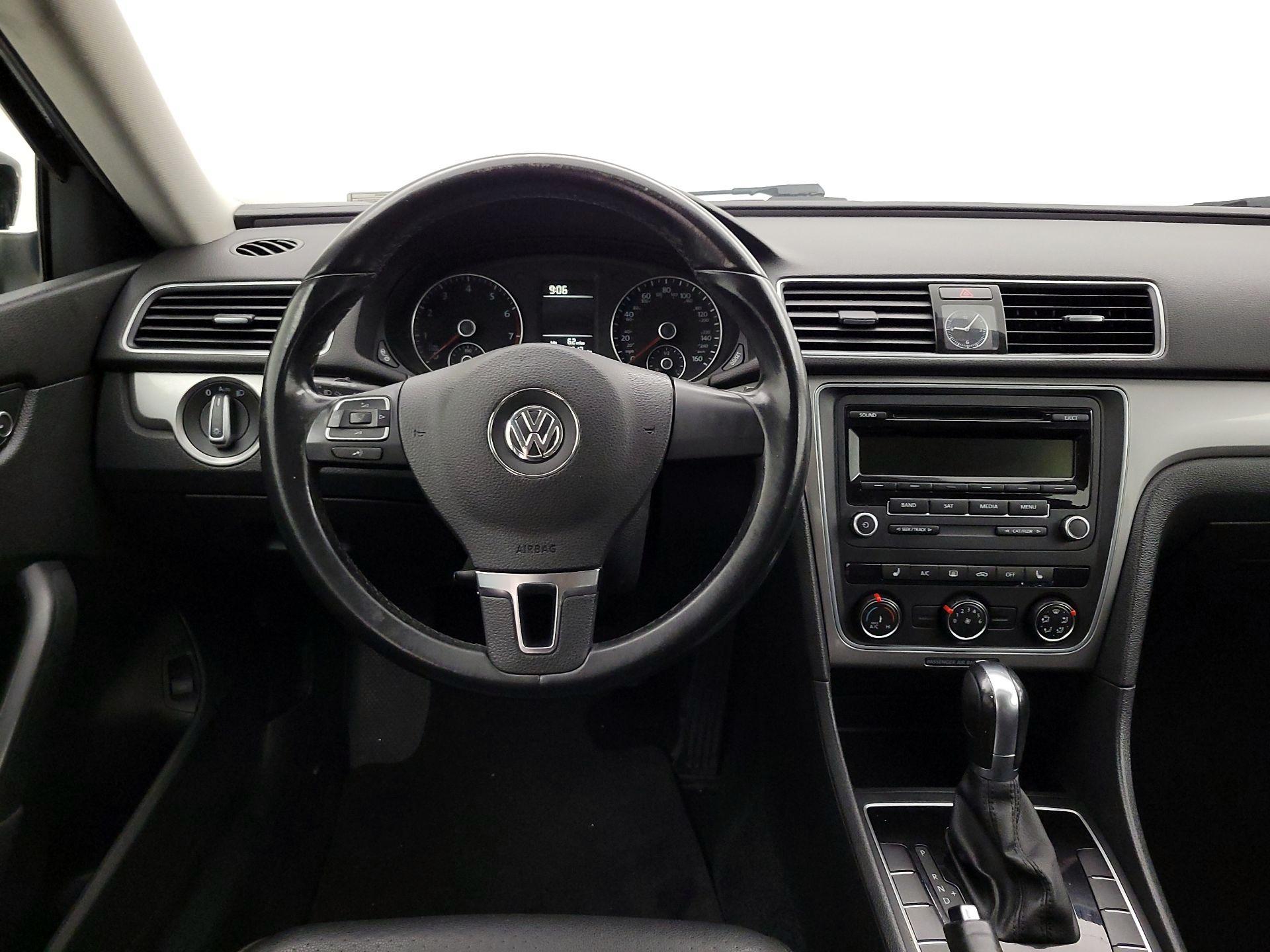 Thumbnail: 2015 Volkswagen Passat - 10