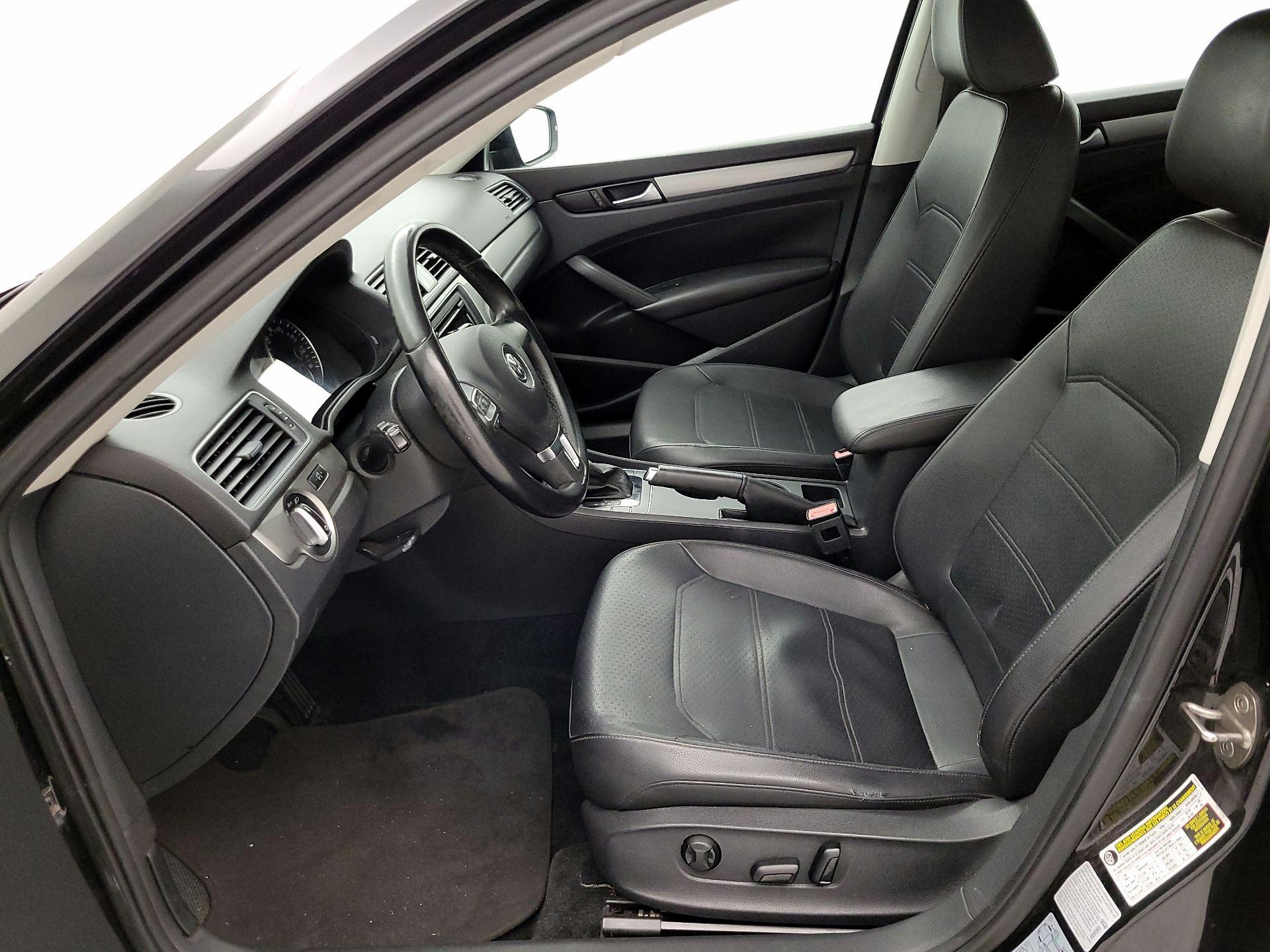 Thumbnail: 2015 Volkswagen Passat - 11