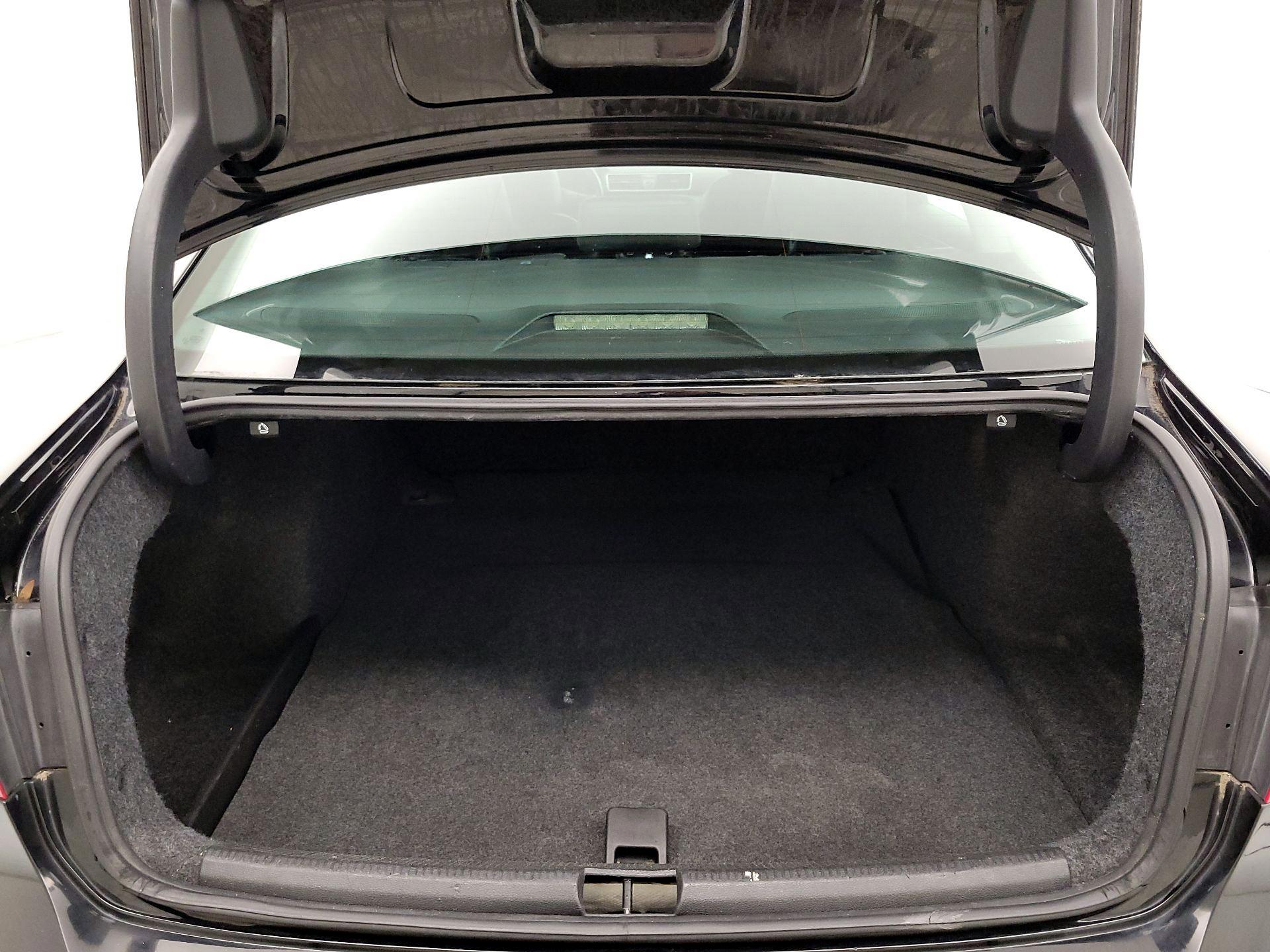 Thumbnail: 2015 Volkswagen Passat - 18