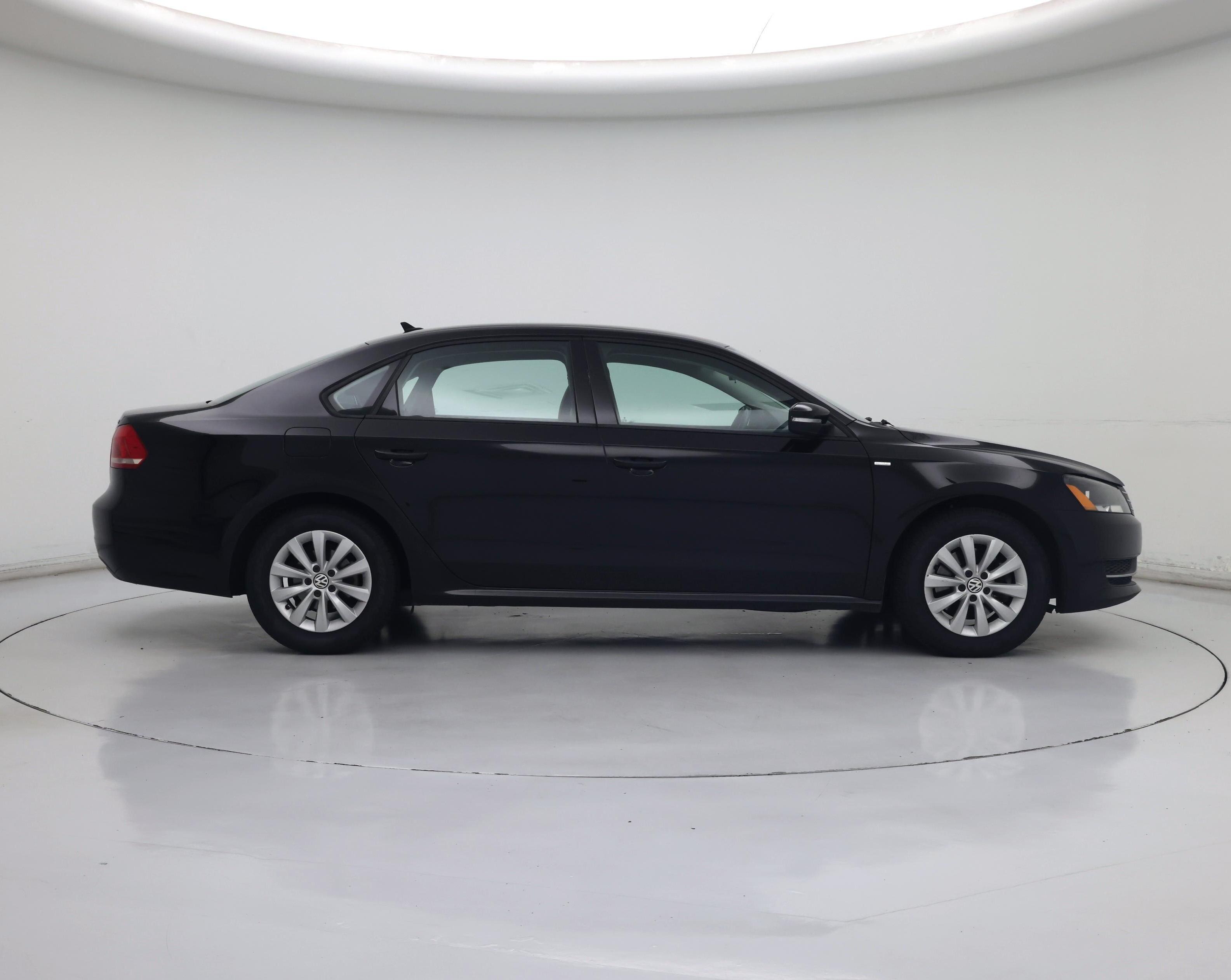 Thumbnail: 2015 Volkswagen Passat - 7