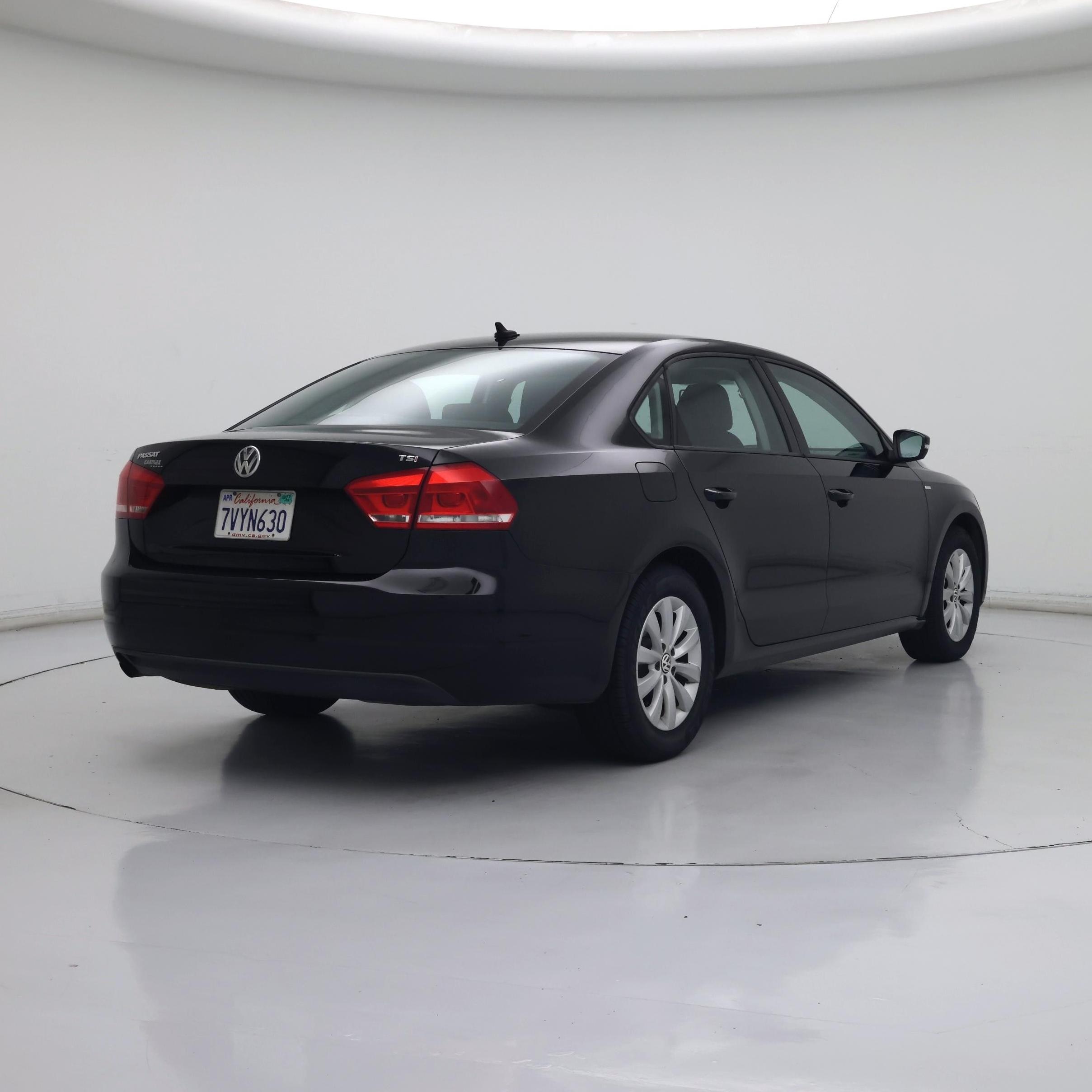 Thumbnail: 2015 Volkswagen Passat - 8