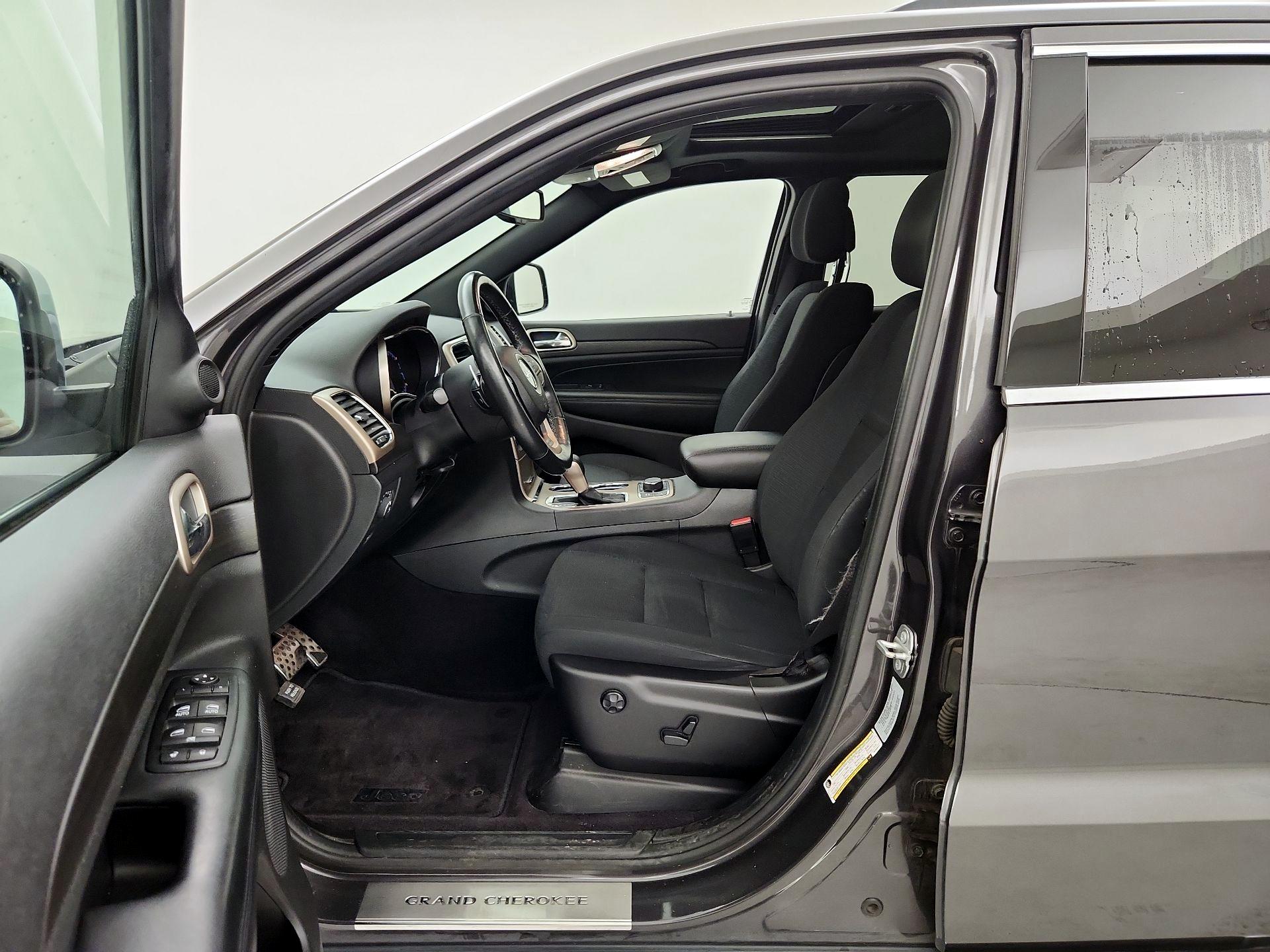 Thumbnail: 2016 Jeep Grand Cherokee - 11