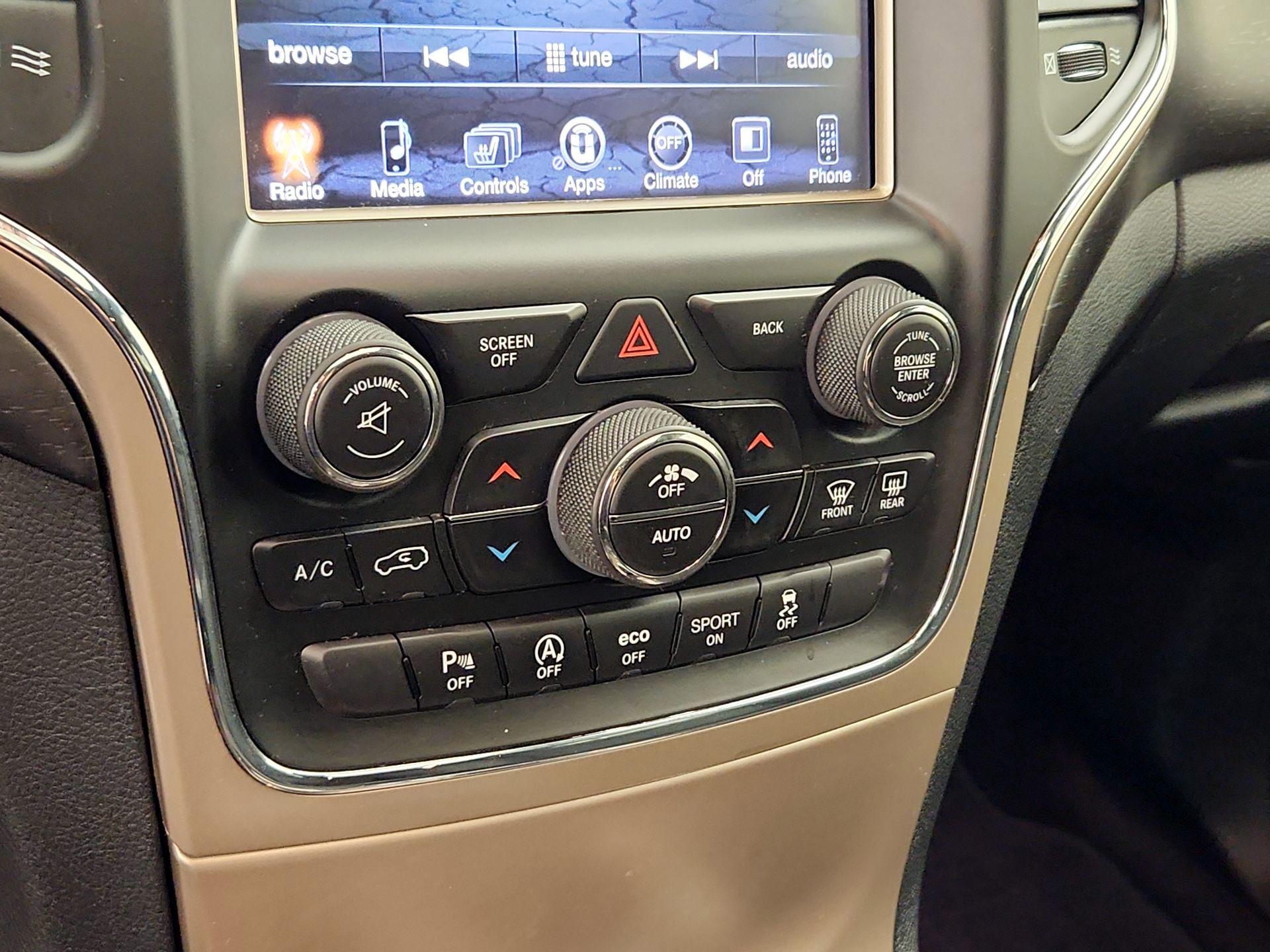 Thumbnail: 2016 Jeep Grand Cherokee - 16