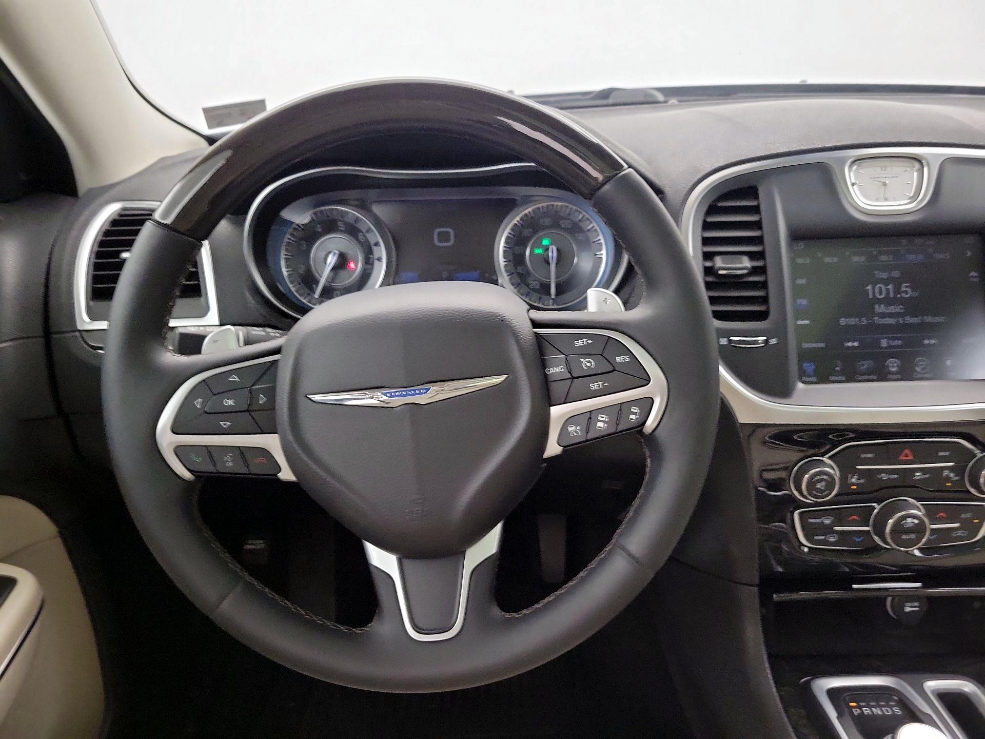 Thumbnail: 2016 Chrysler 300 - 10