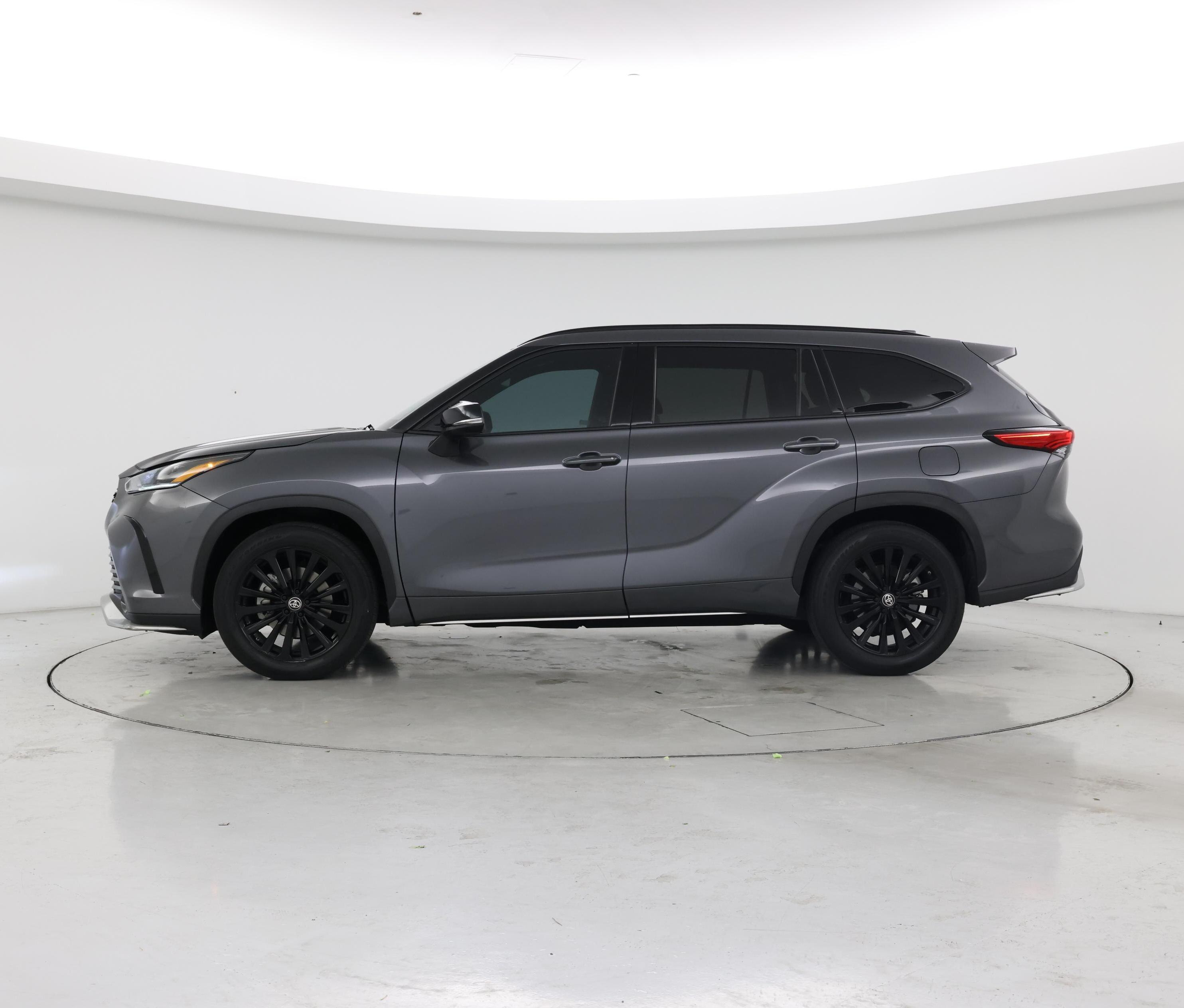 Thumbnail: 2023 Toyota Highlander - 3