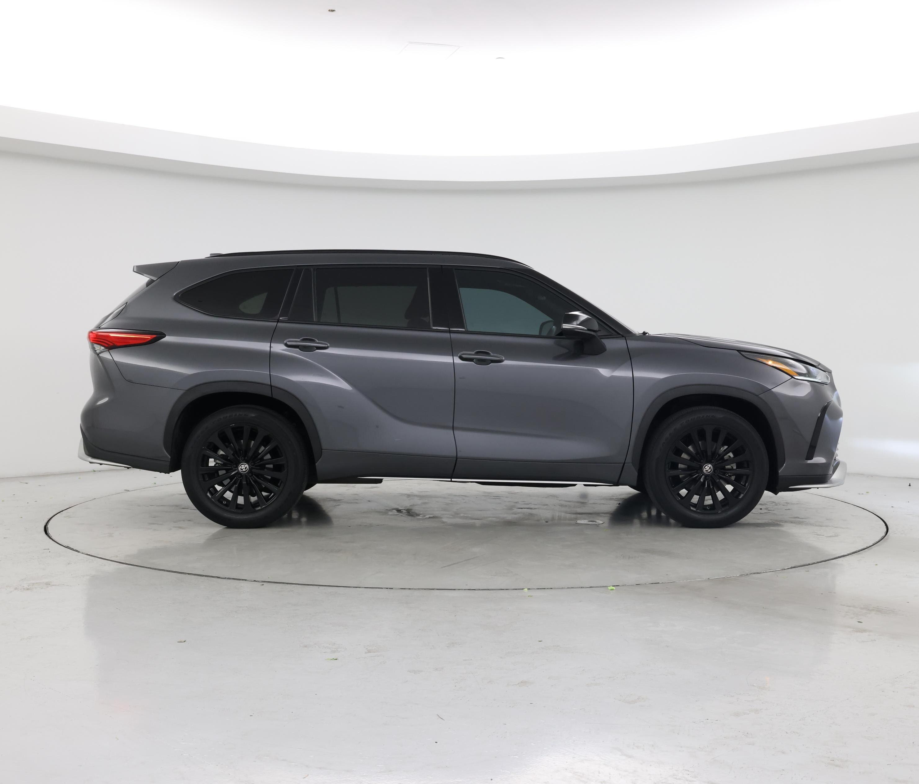 Thumbnail: 2023 Toyota Highlander - 7