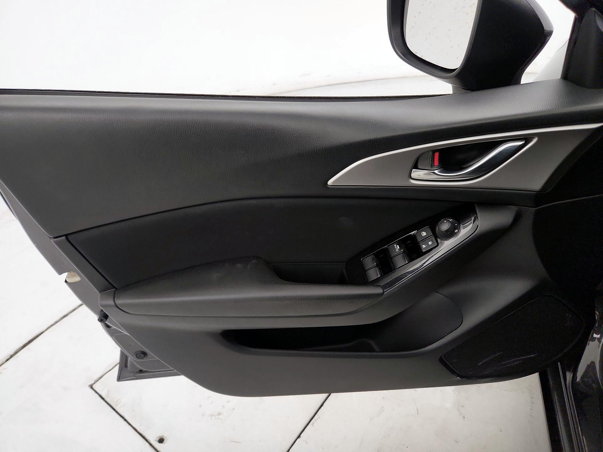 Thumbnail: 2018 Mazda Mazda3 - 12