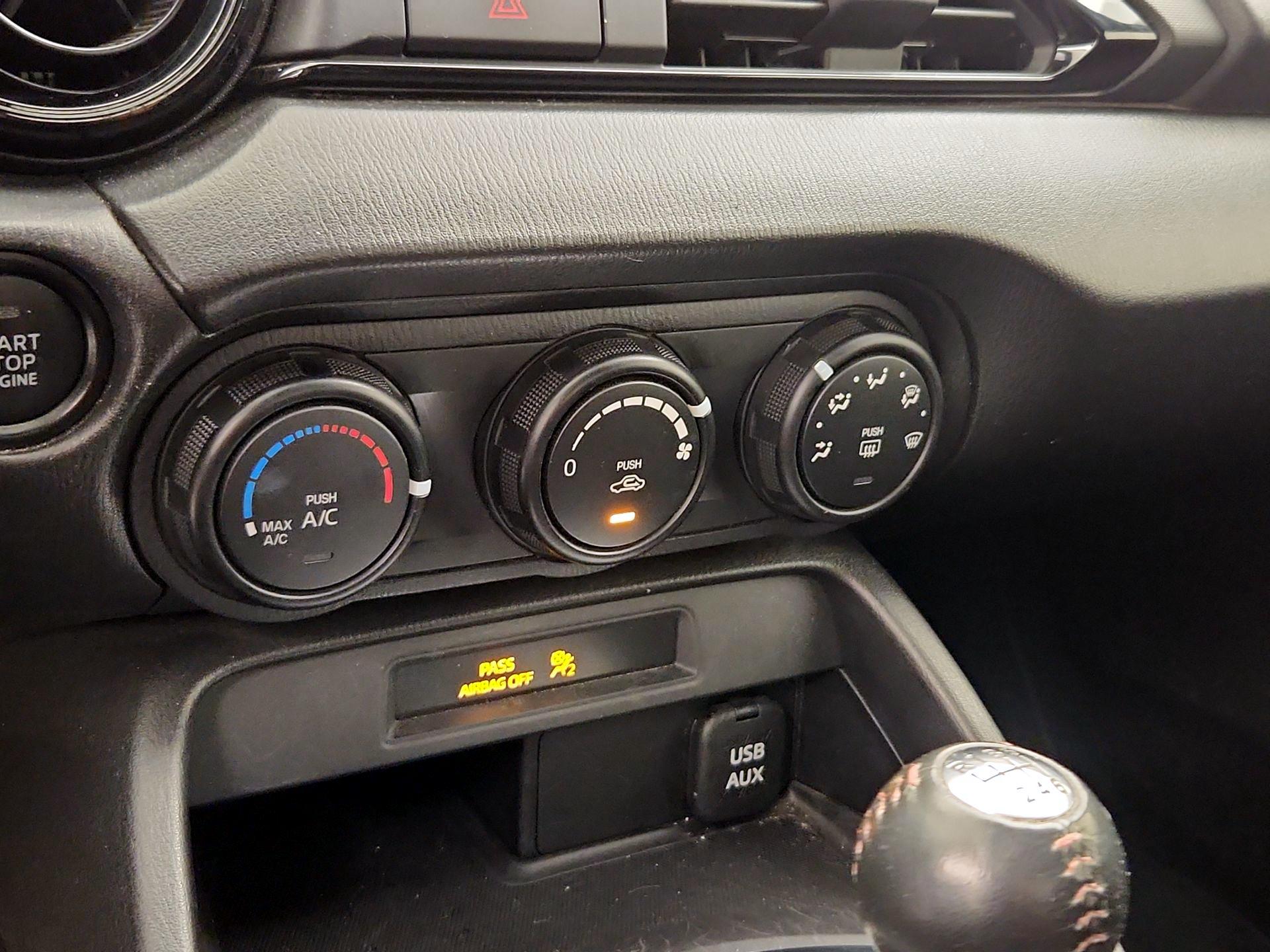 Thumbnail: 2016 Mazda MX-5 Miata - 15