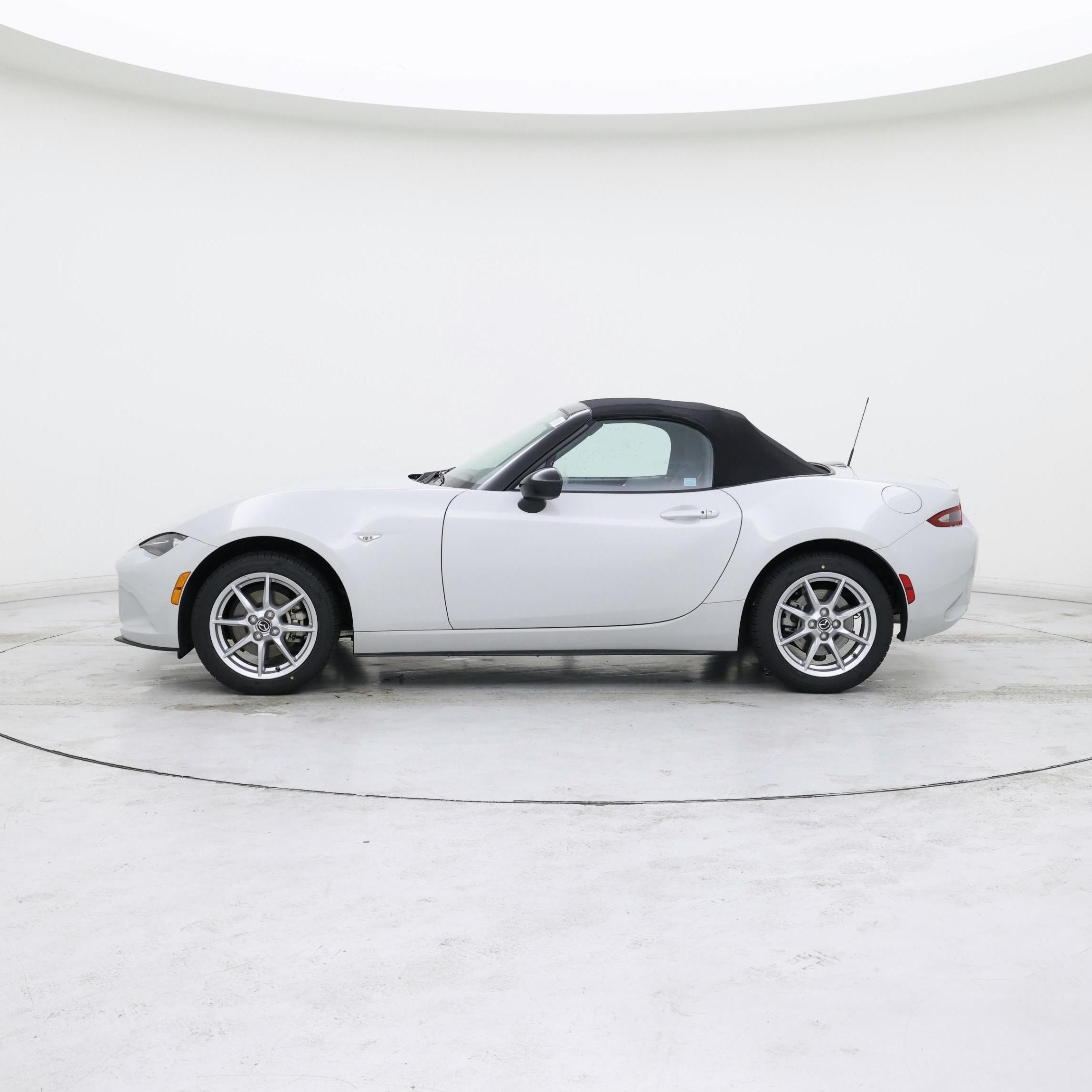 Thumbnail: 2016 Mazda MX-5 Miata - 3