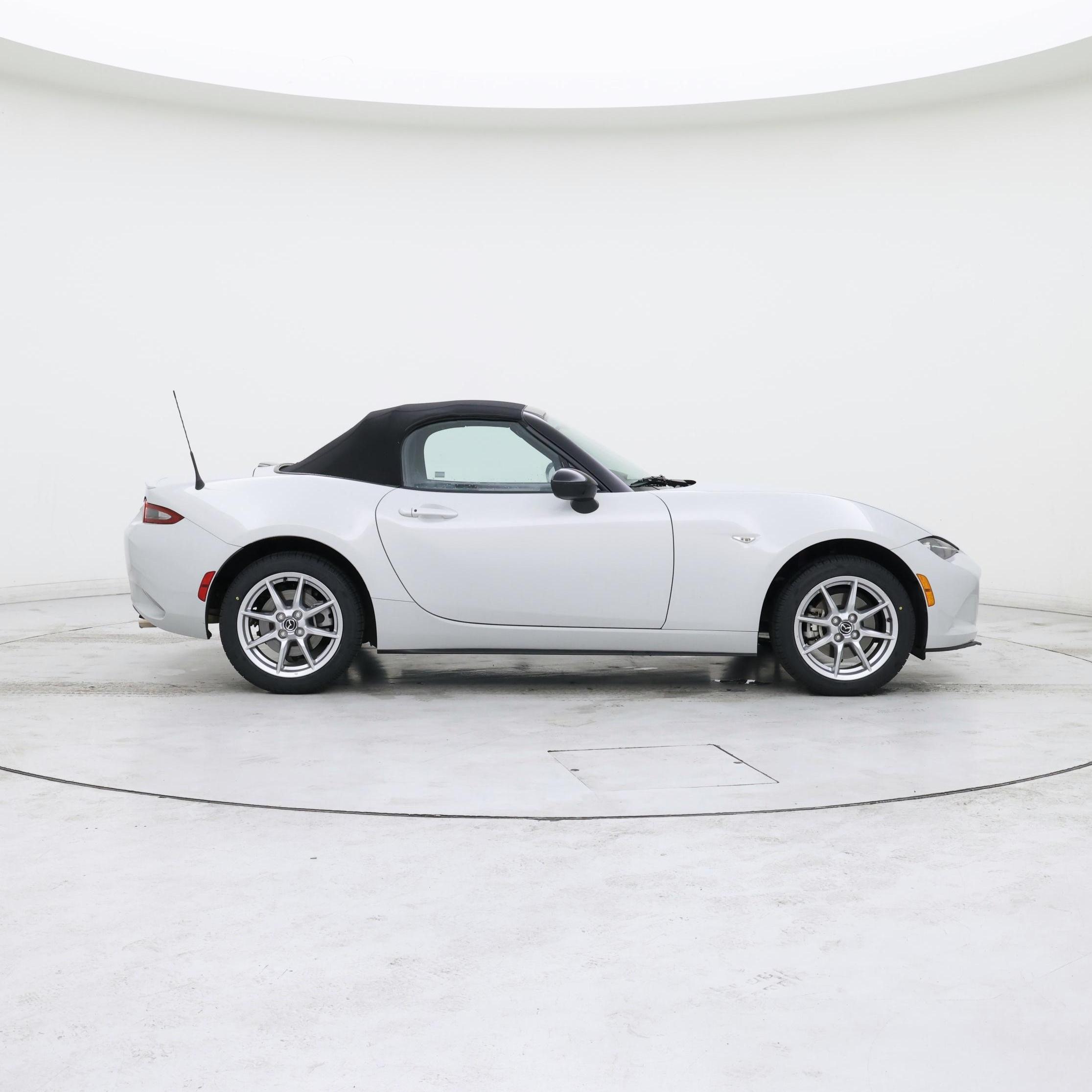 Thumbnail: 2016 Mazda MX-5 Miata - 7
