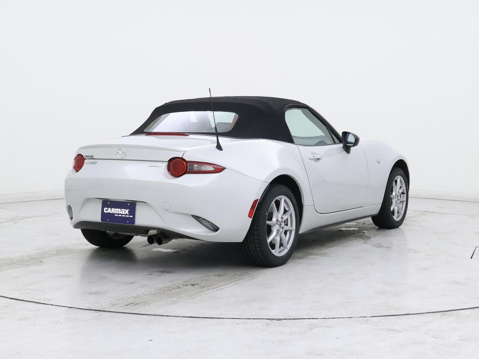 2016 Mazda MX-5 Miata Sport - Photo 9