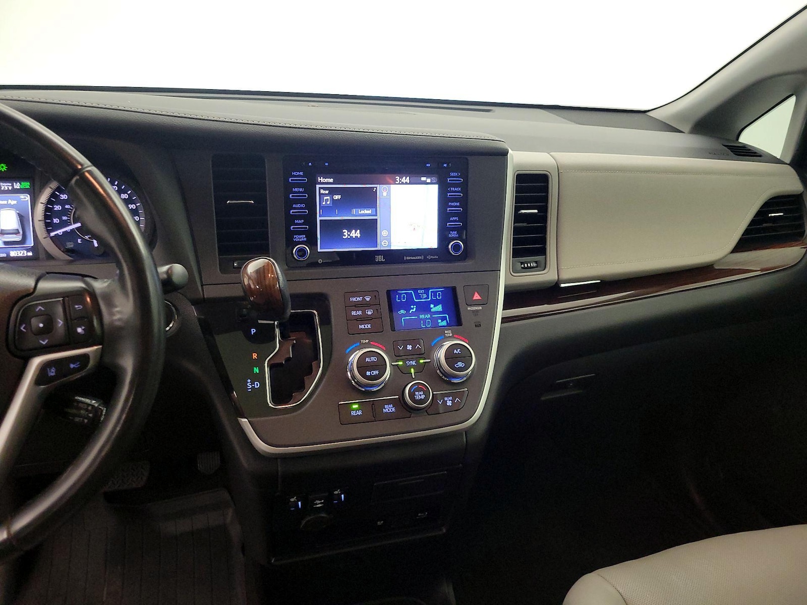 2020 Toyota Sienna Limited - Photo 10