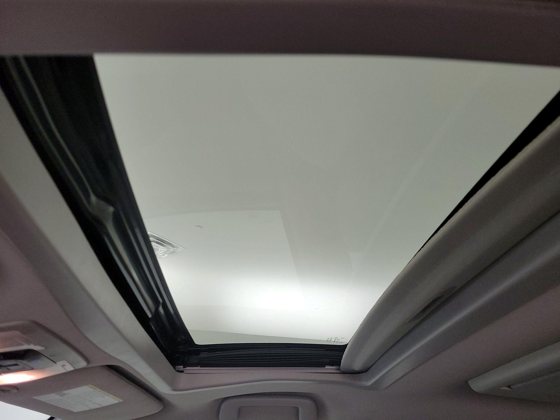 Thumbnail: 2020 Toyota Sienna - 19