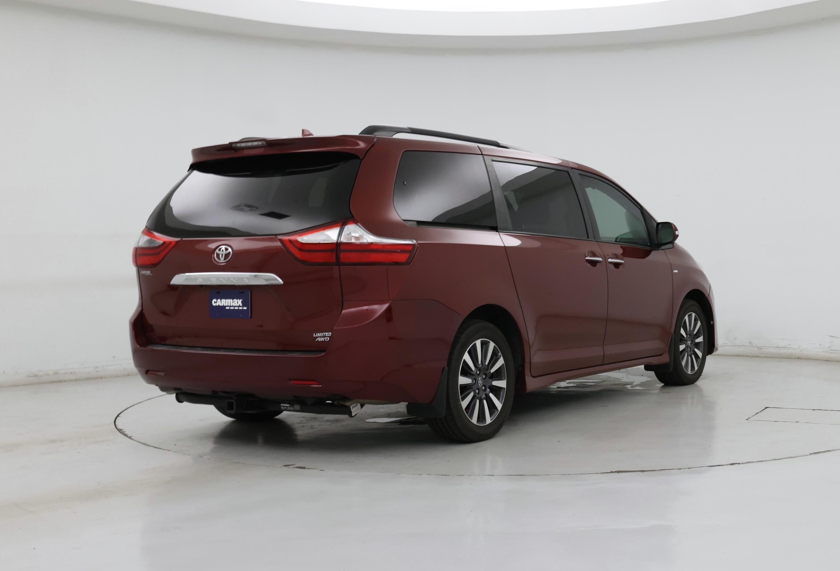 Thumbnail: 2020 Toyota Sienna - 8