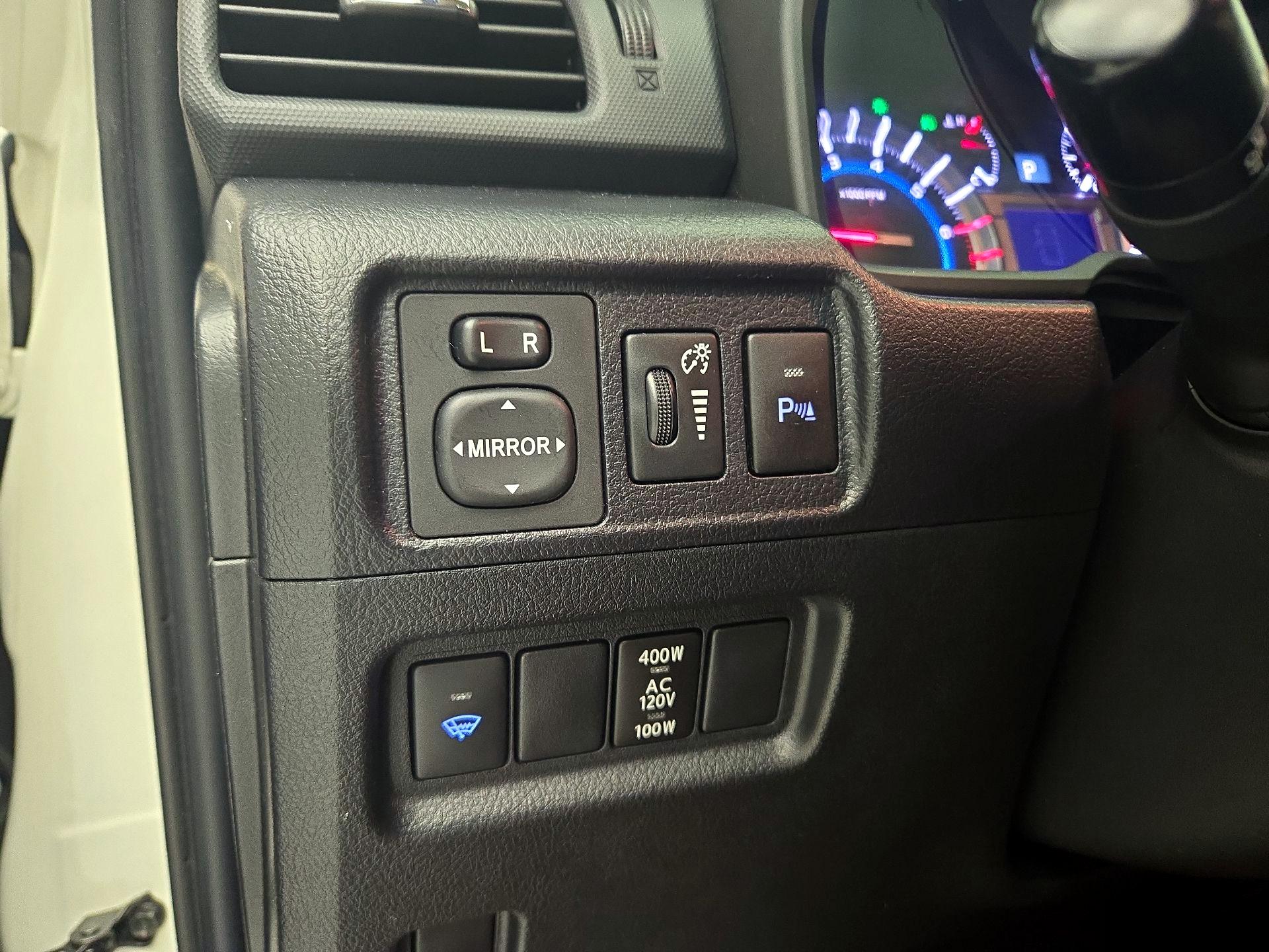 Thumbnail: 2018 Toyota 4Runner - 13