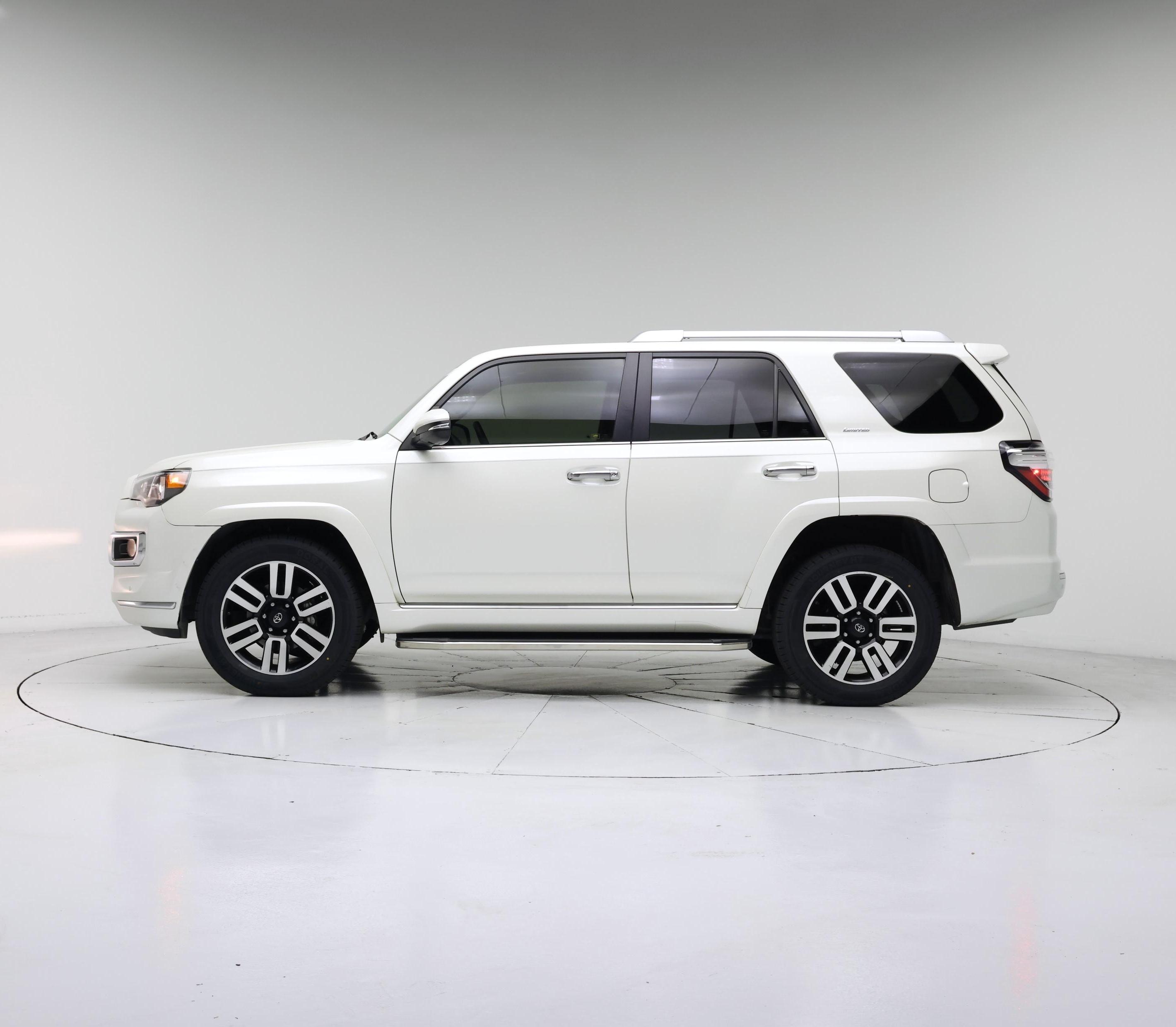 Thumbnail: 2018 Toyota 4Runner - 3