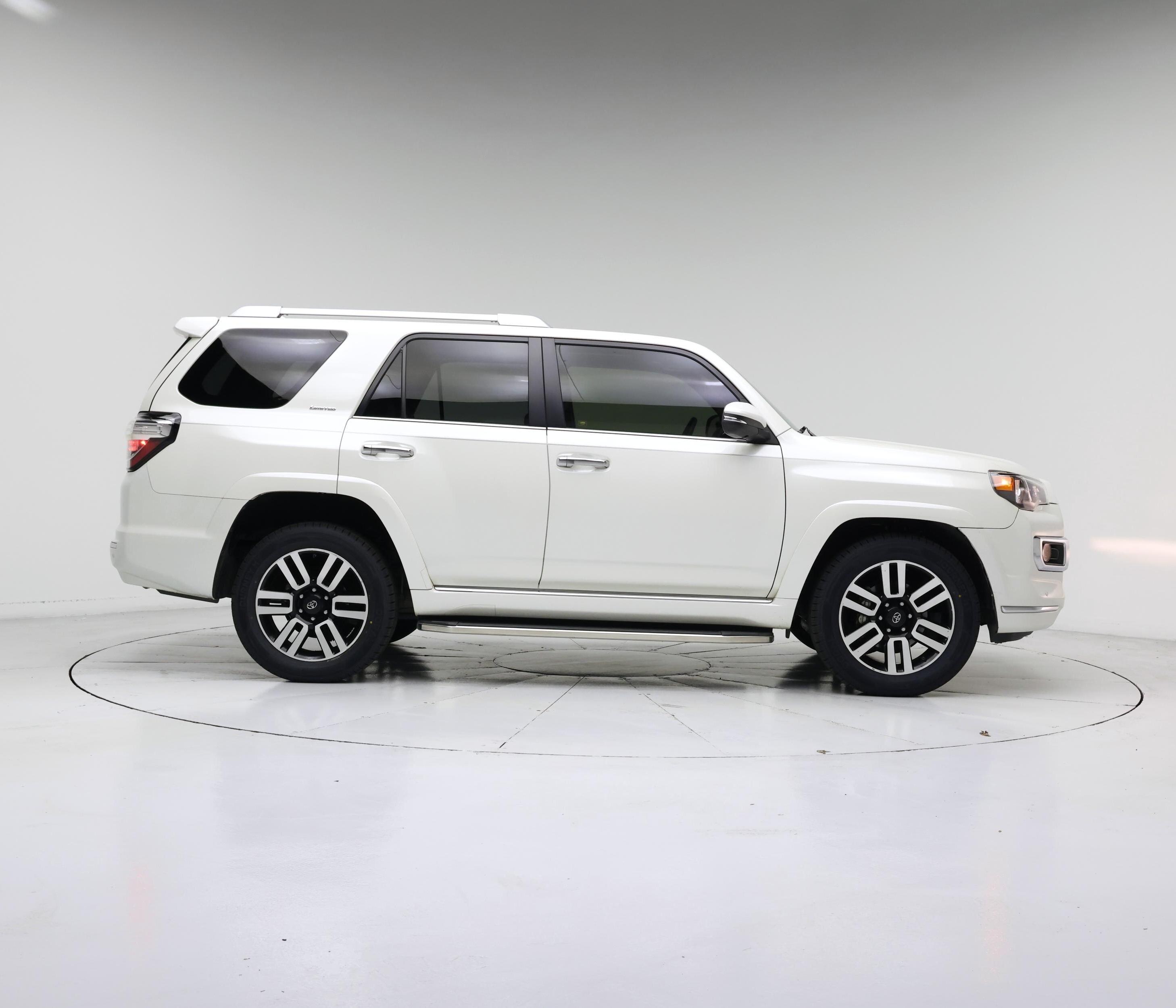 Thumbnail: 2018 Toyota 4Runner - 7