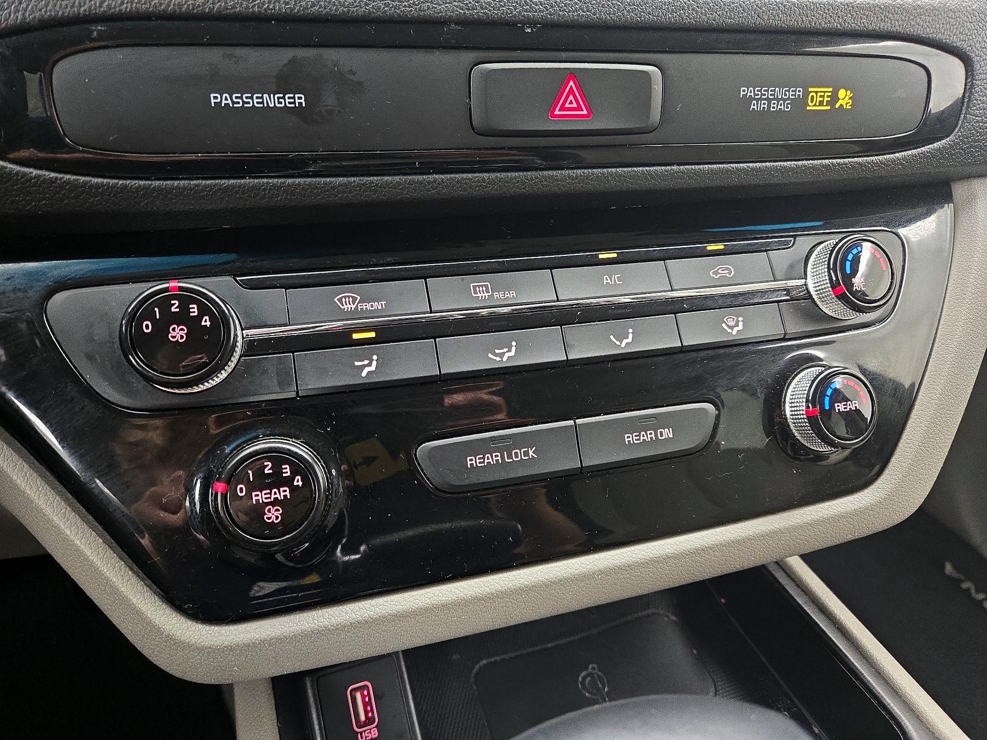 Thumbnail: 2019 Kia Sedona - 16
