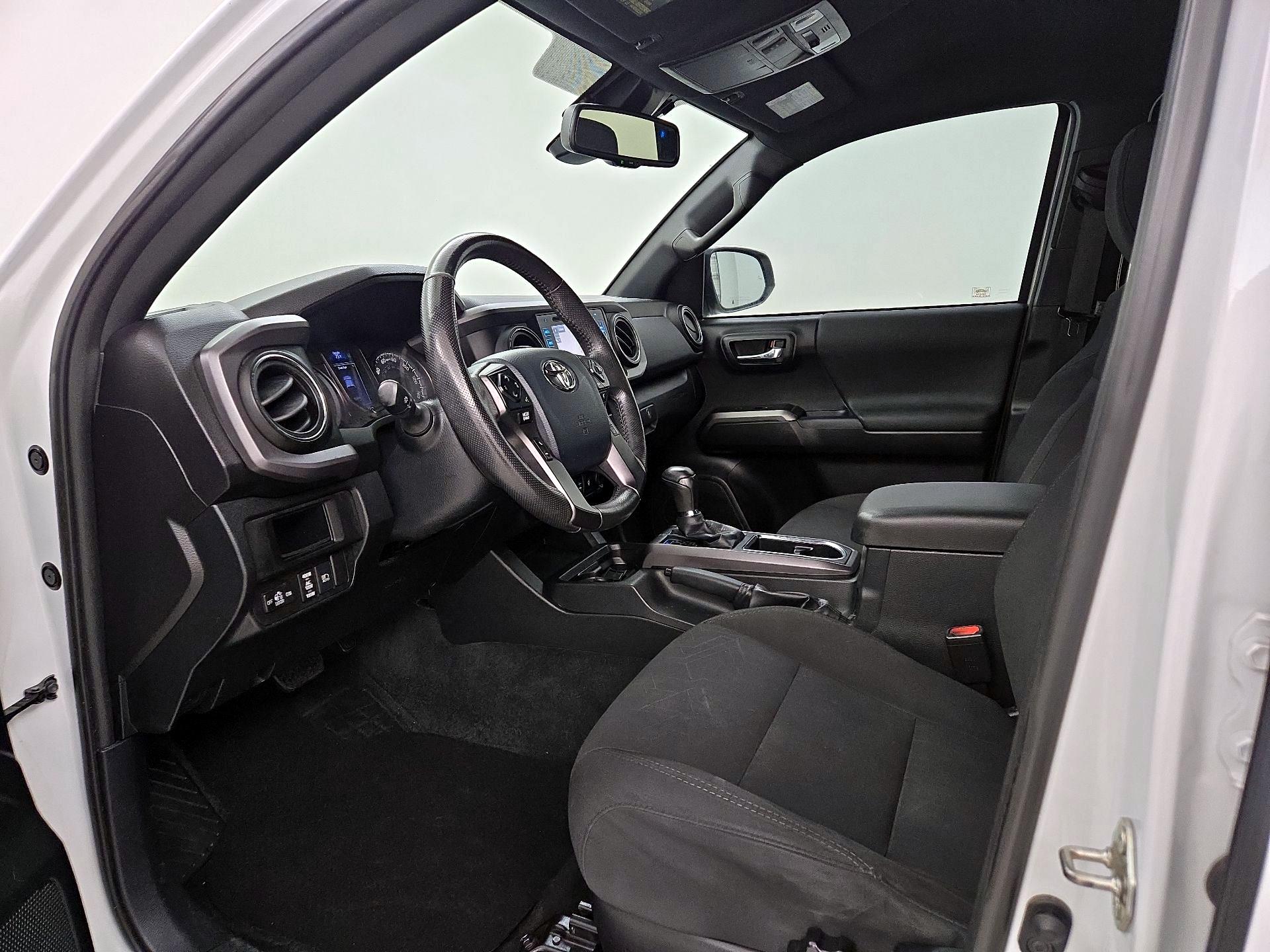 Thumbnail: 2018 Toyota Tacoma - 11