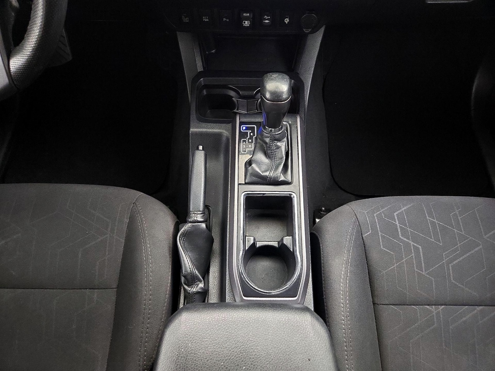 2018 Toyota Tacoma TRD Off Road - Photo 19