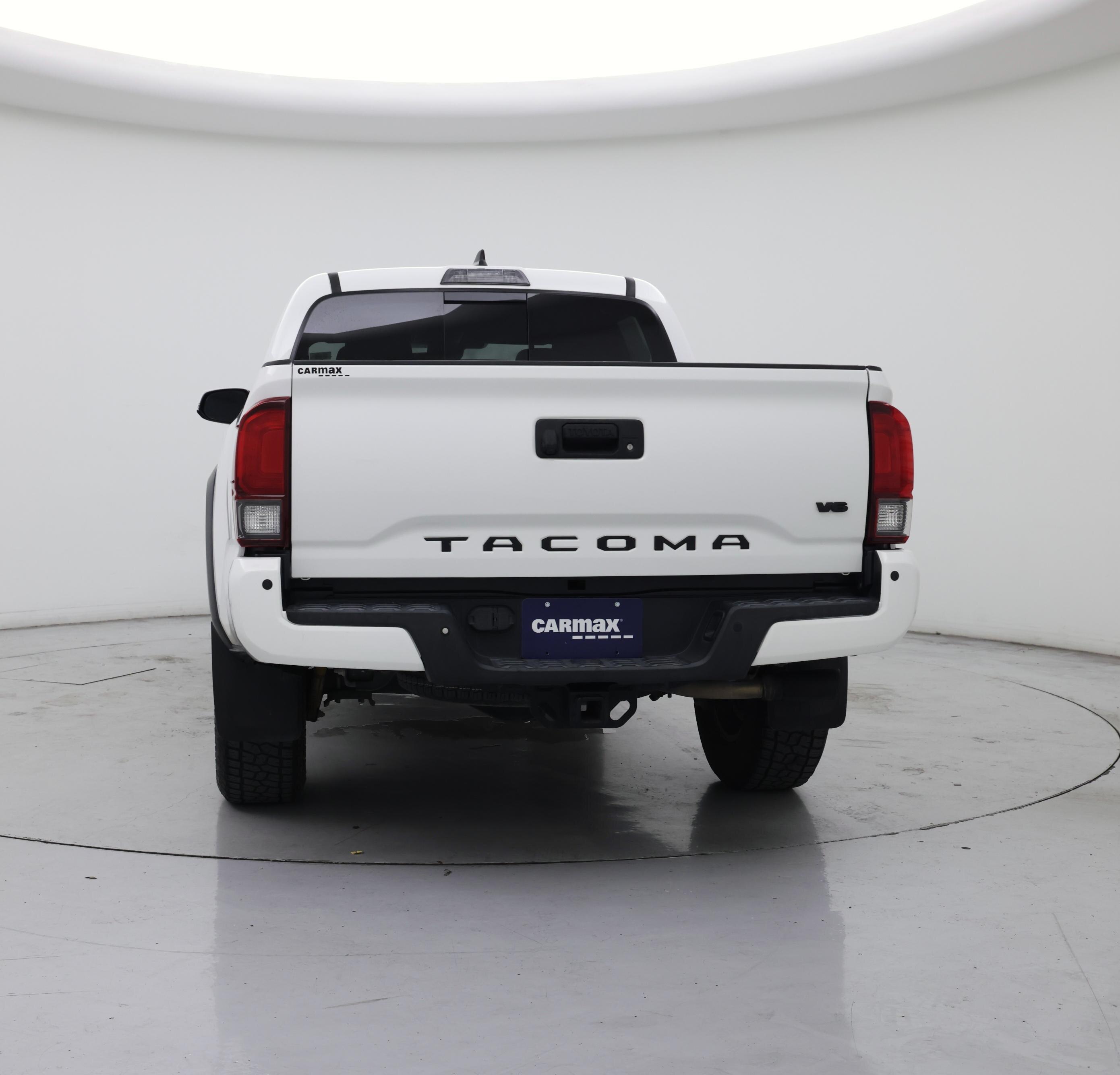 Thumbnail: 2018 Toyota Tacoma - 6