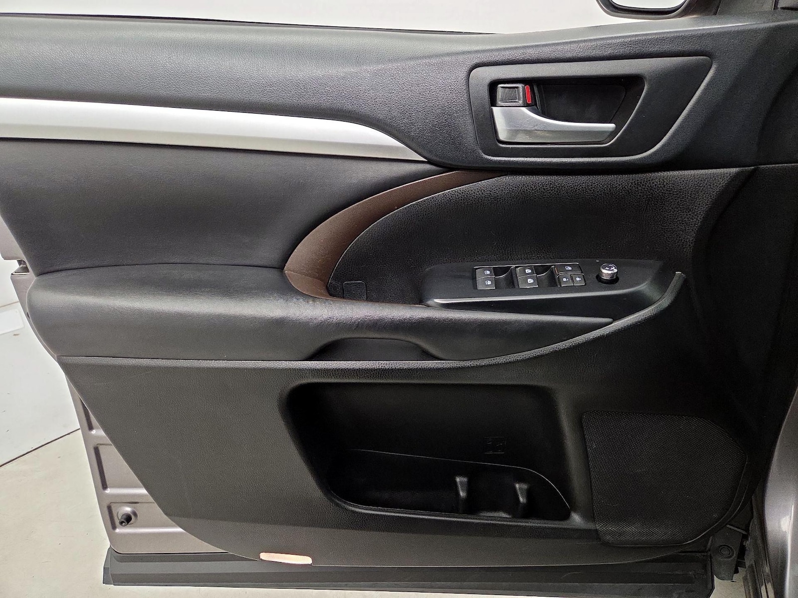 2019 Toyota Highlander XLE - Photo 13