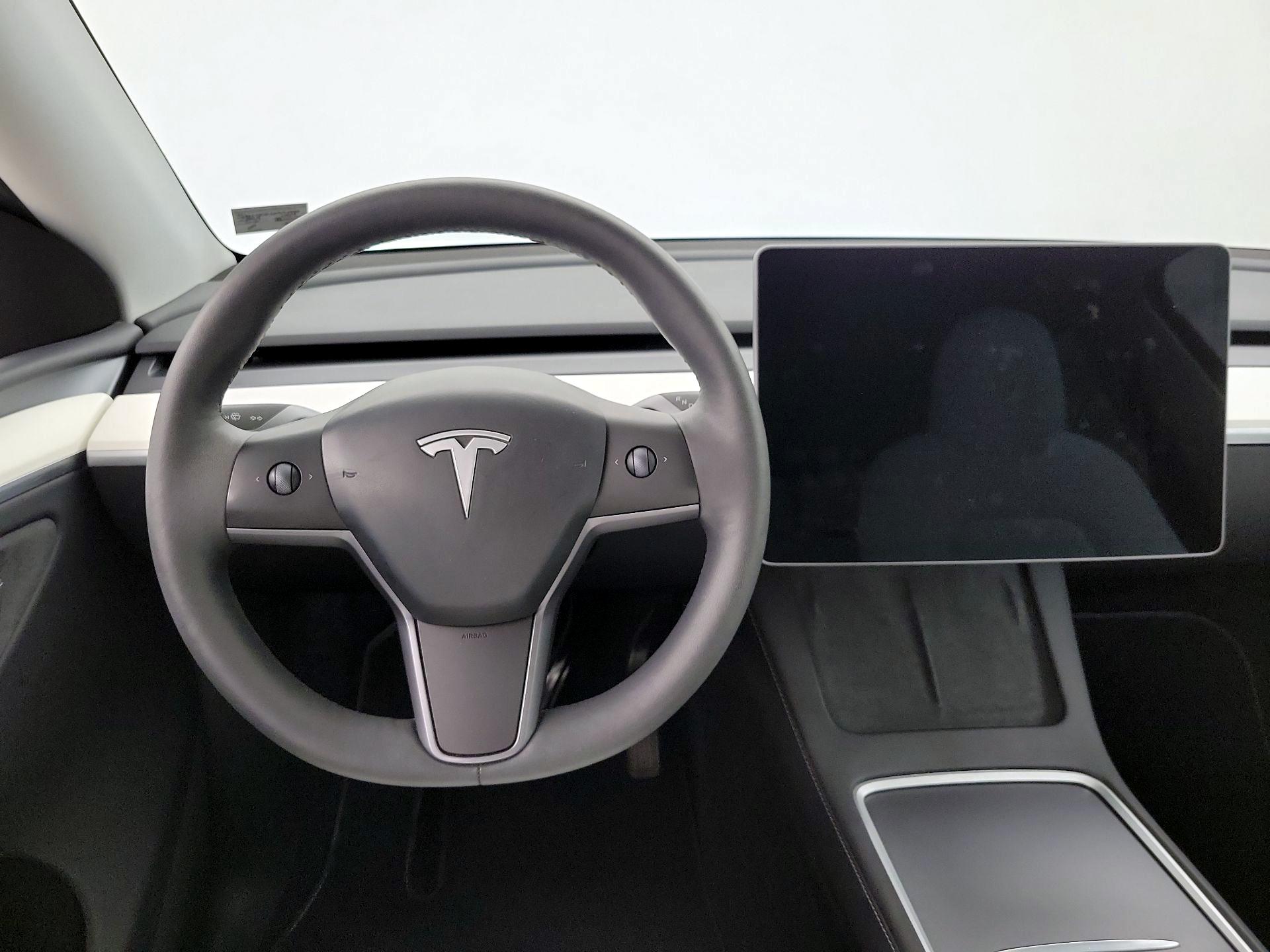 Thumbnail: 2023 Tesla Model Y - 10