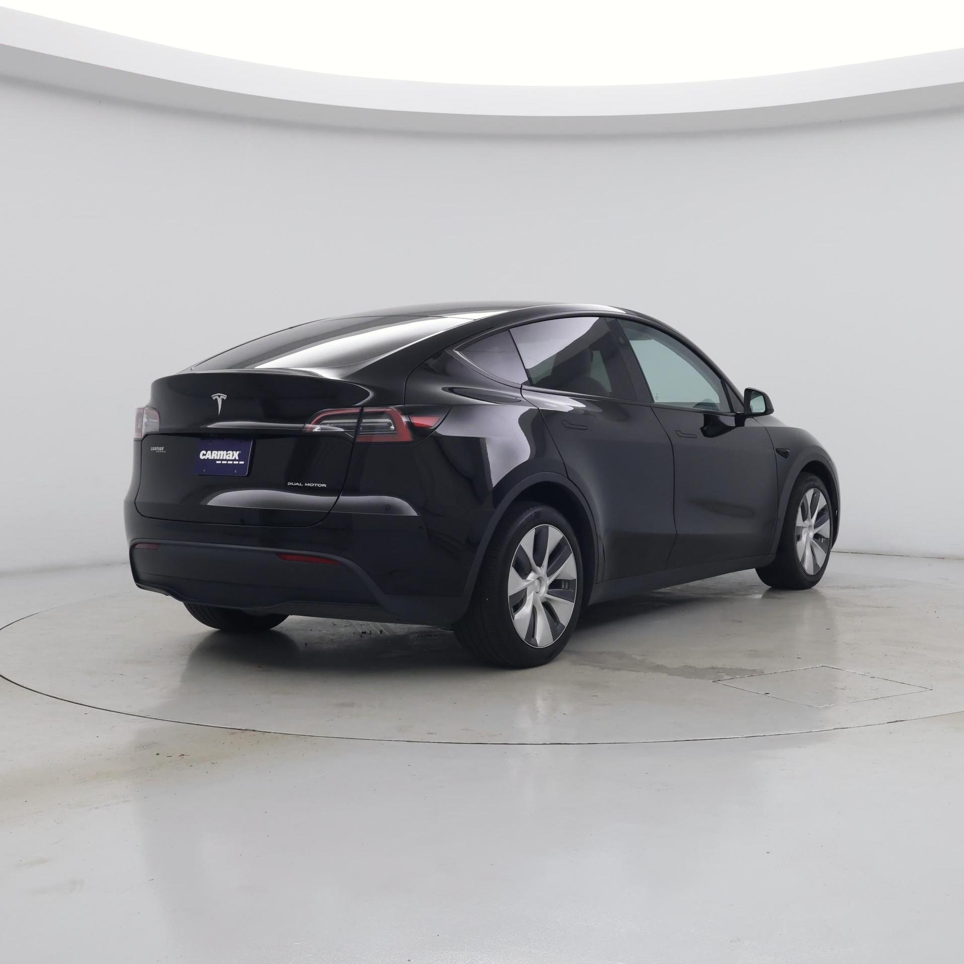 Thumbnail: 2023 Tesla Model Y - 8