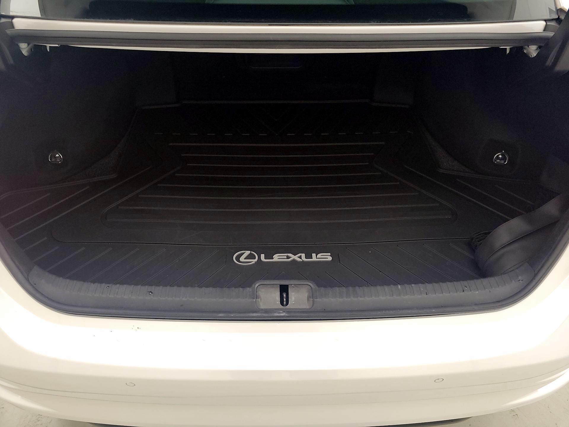 Thumbnail: 2020 Lexus ES - 20