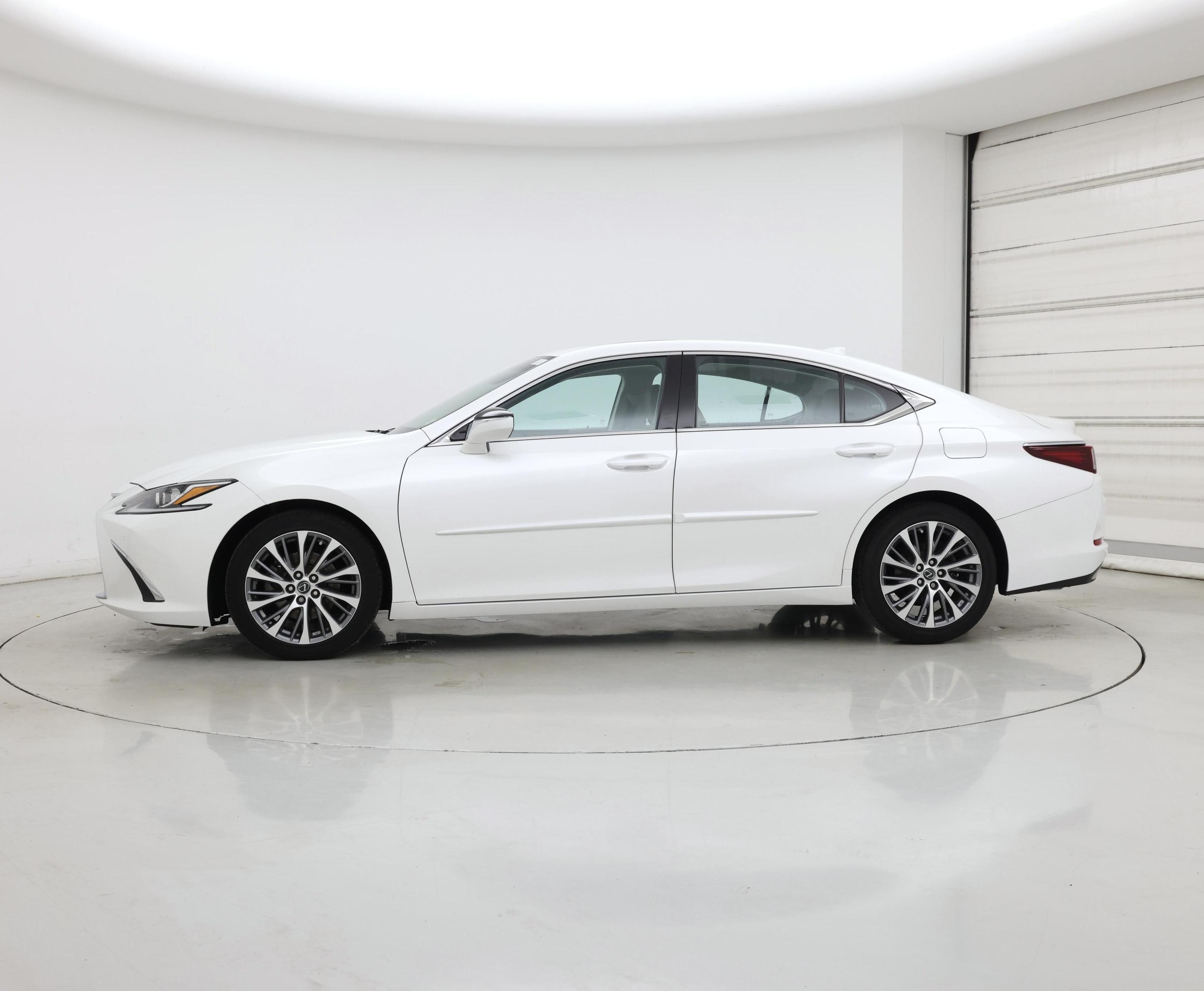 Thumbnail: 2020 Lexus ES - 3