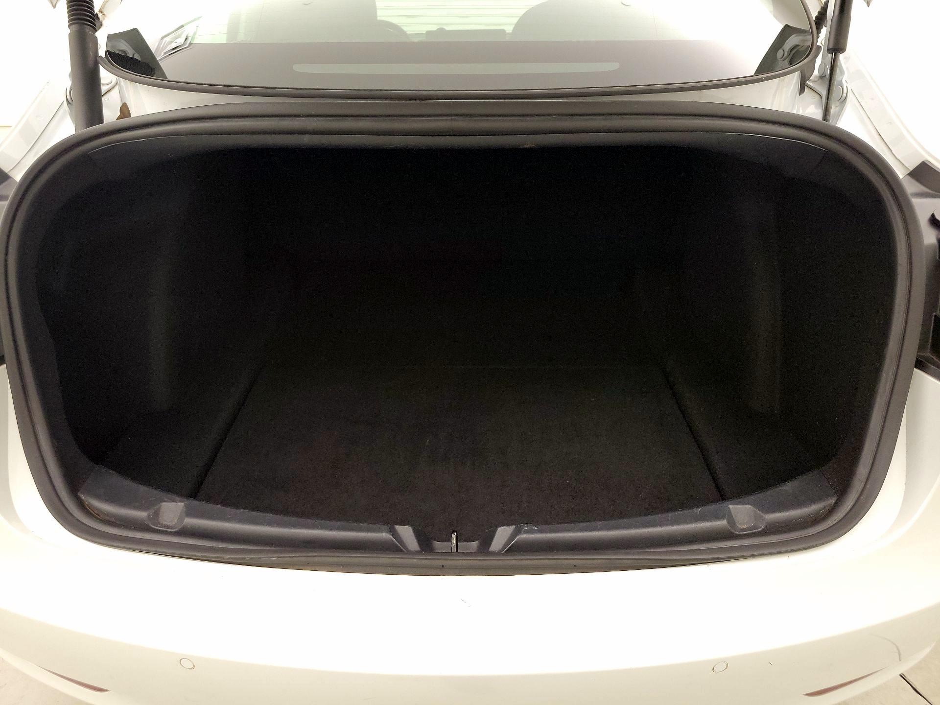 Thumbnail: 2022 Tesla Model 3 - 19