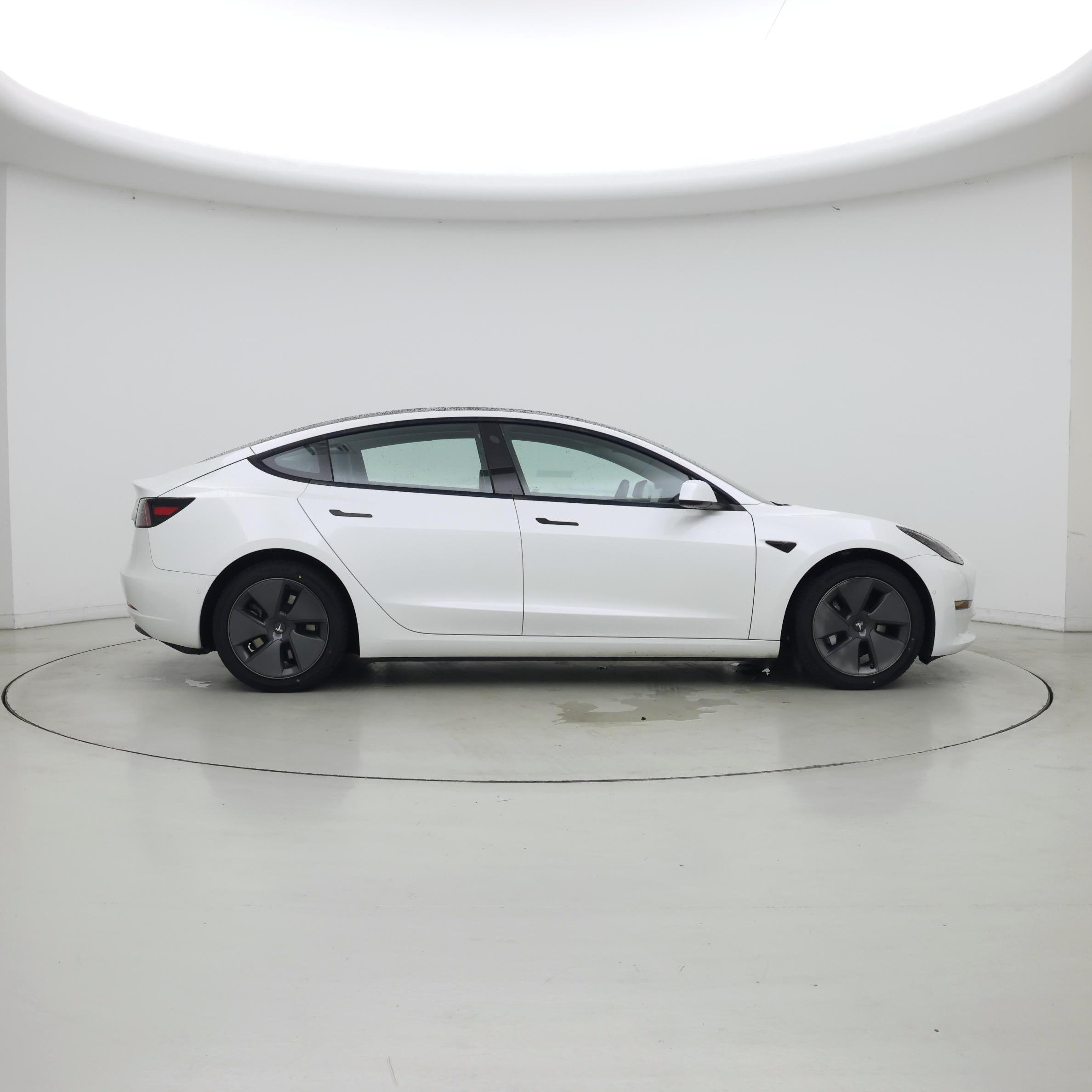 Thumbnail: 2022 Tesla Model 3 - 7