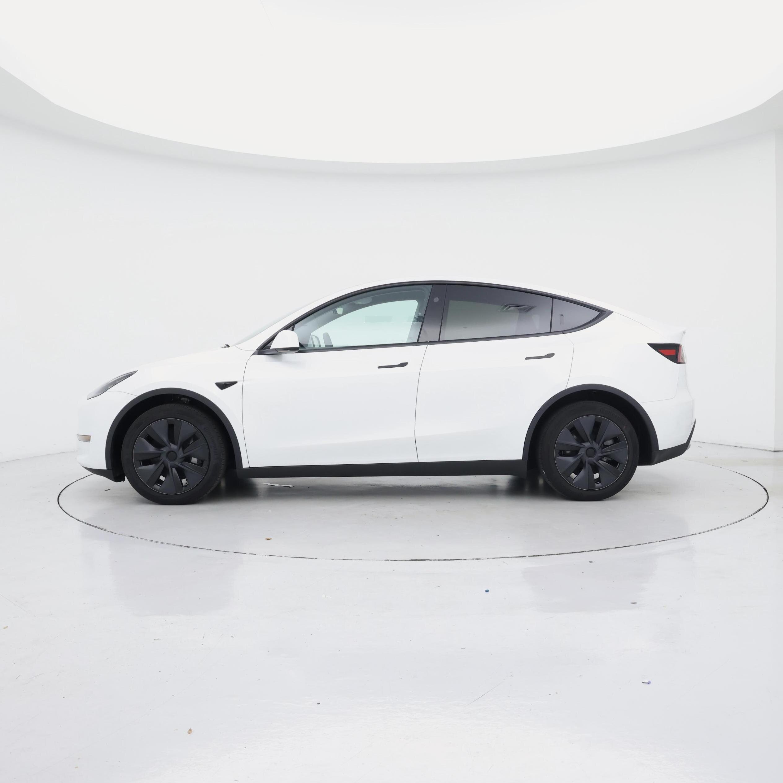 Thumbnail: 2025 Tesla Model Y - 3