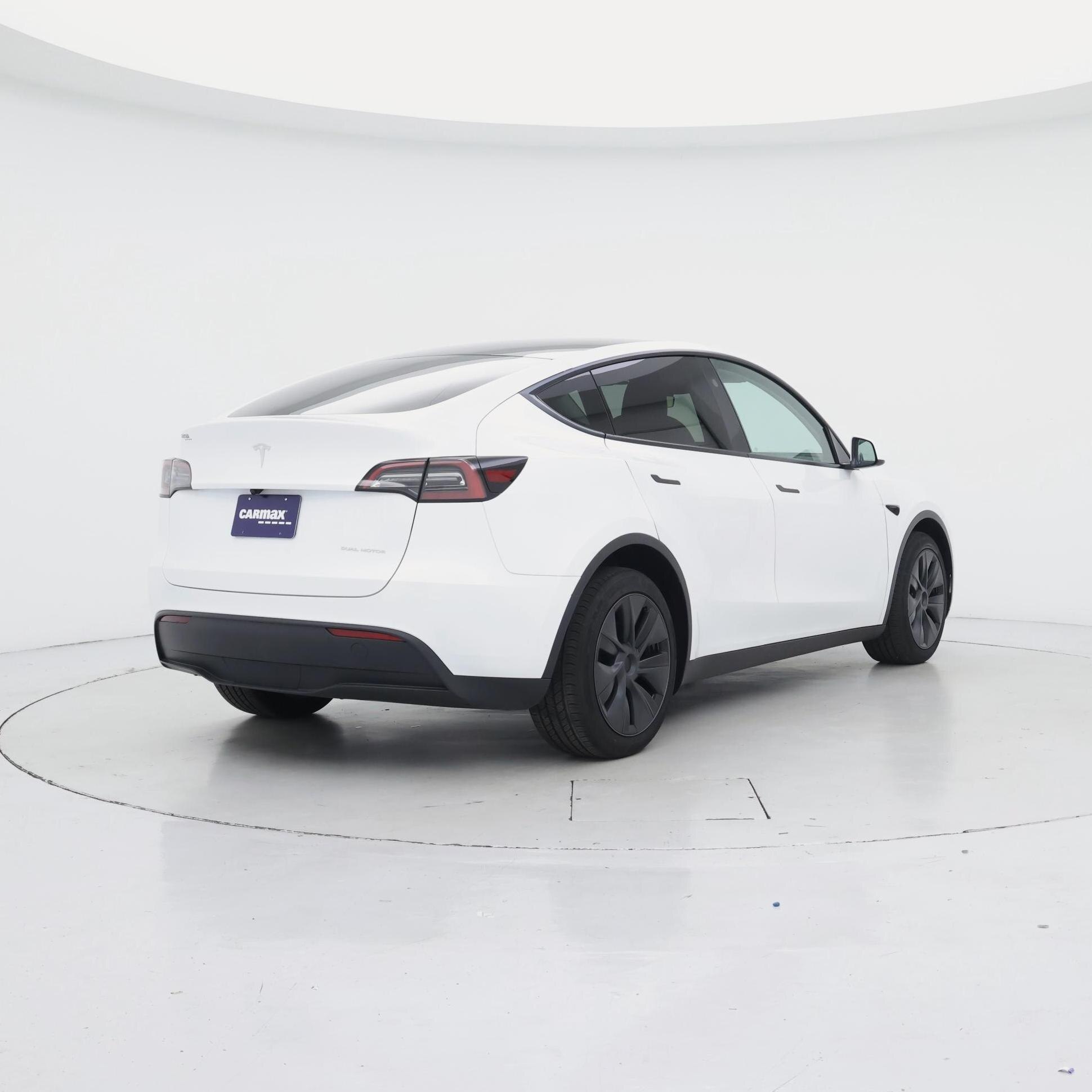 Thumbnail: 2025 Tesla Model Y - 8
